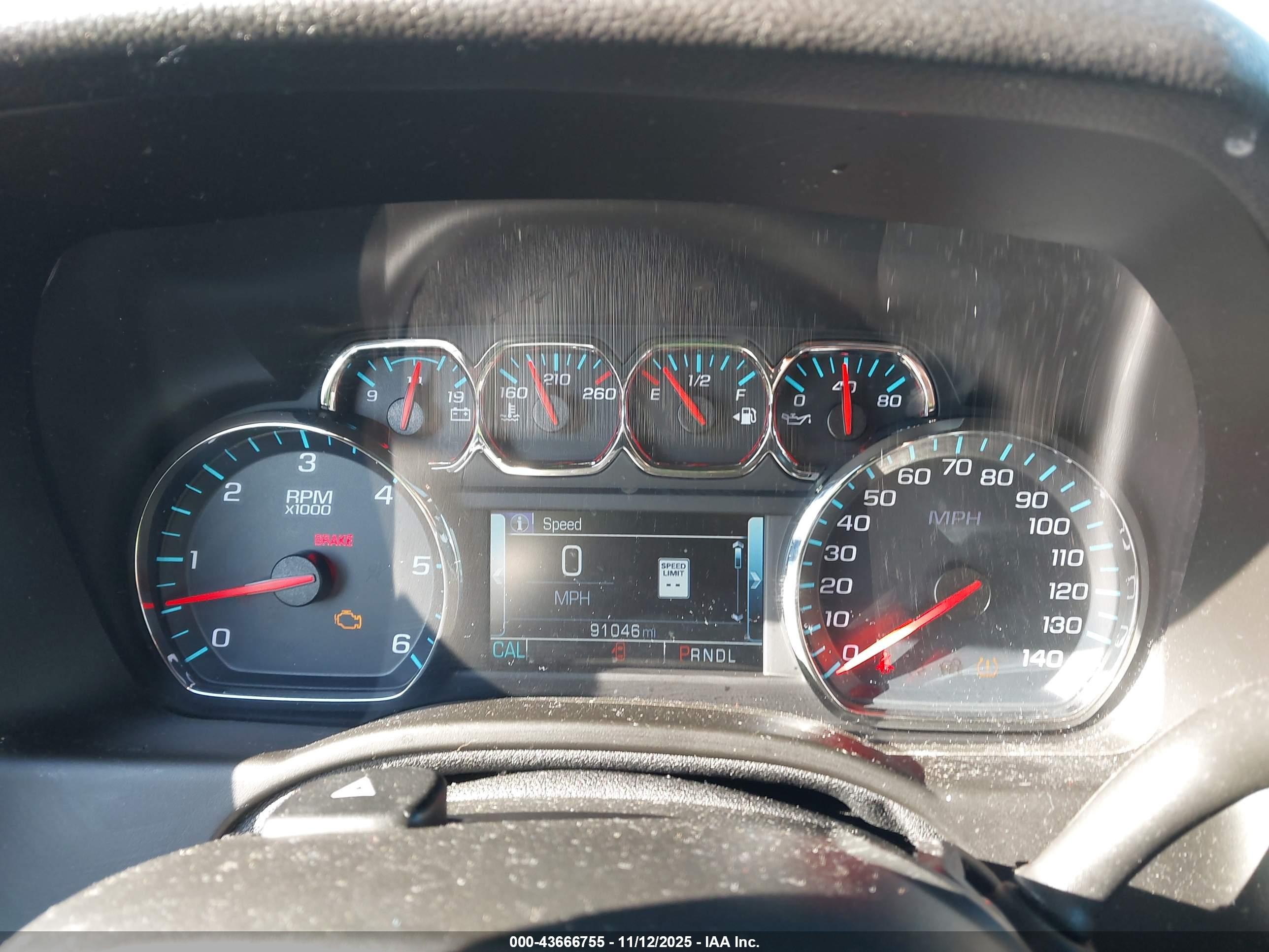 CHEVROLET SUBURBAN image 7