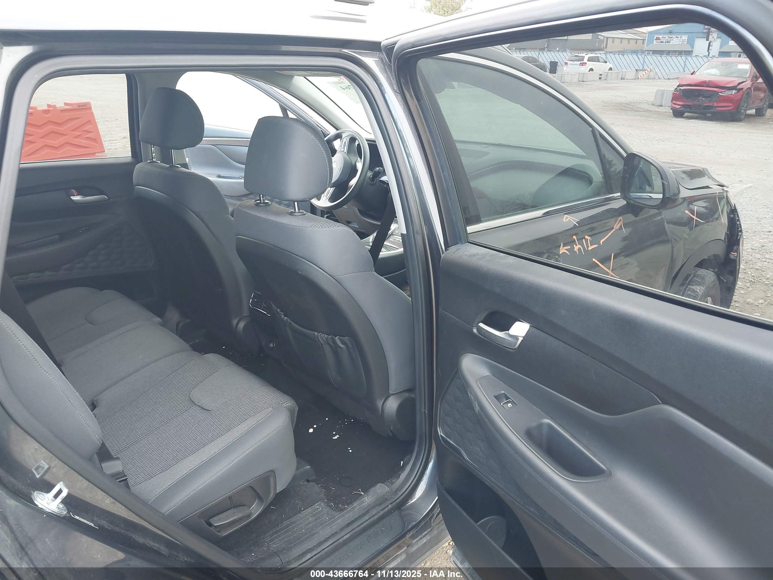 HYUNDAI SANTA image 8
