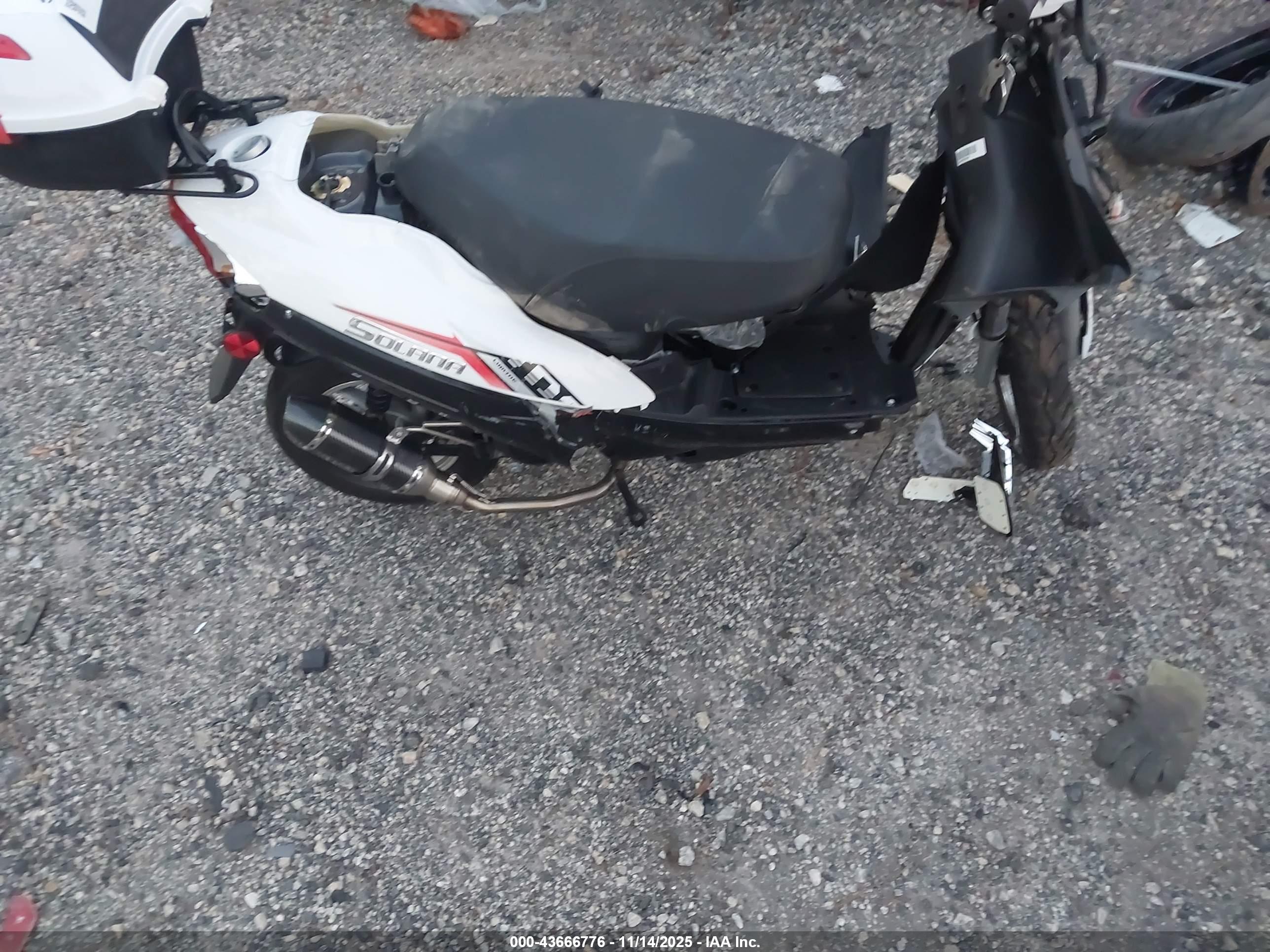 SOLANA MOPED image 6