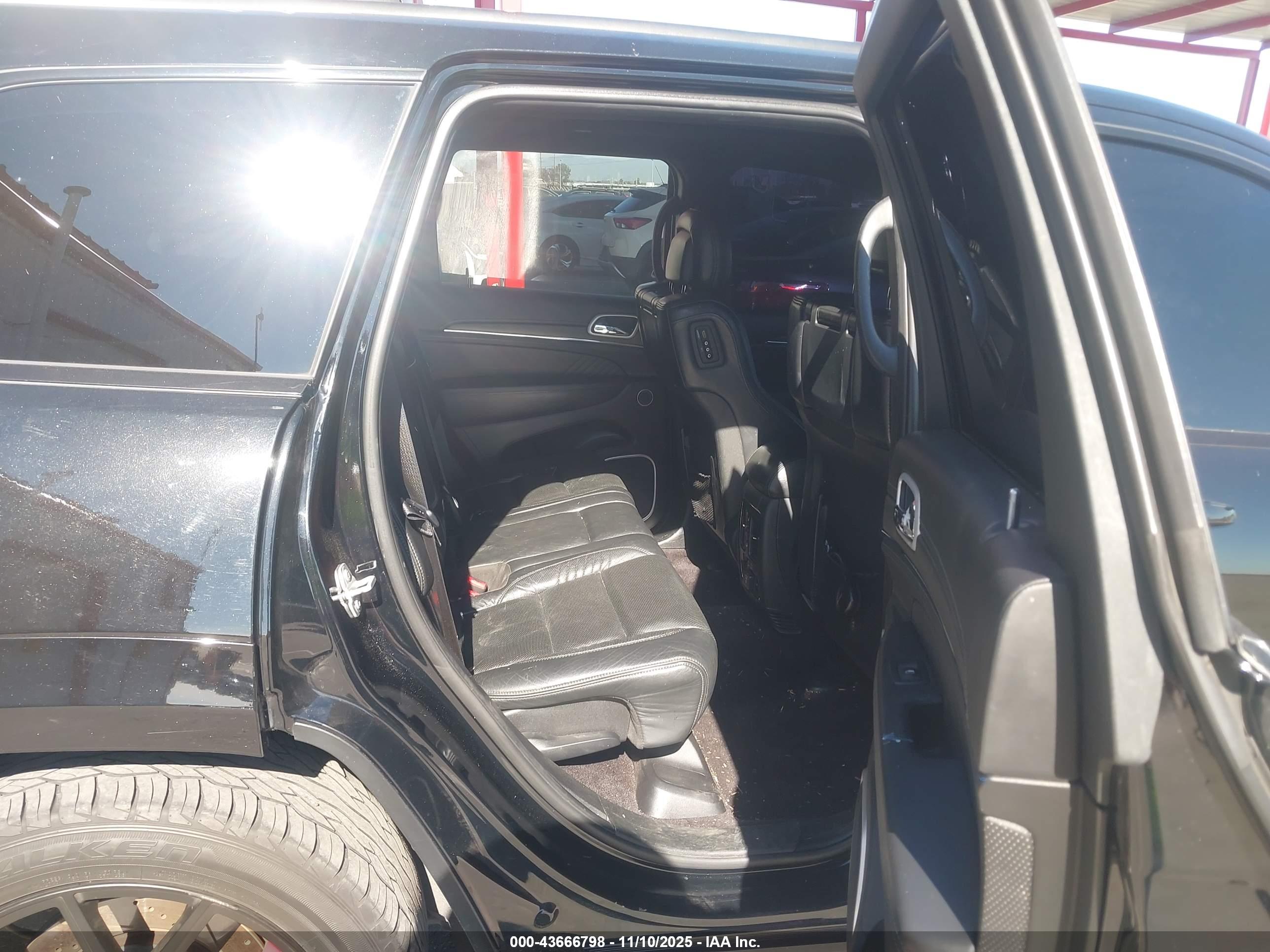 JEEP GRAND image 8