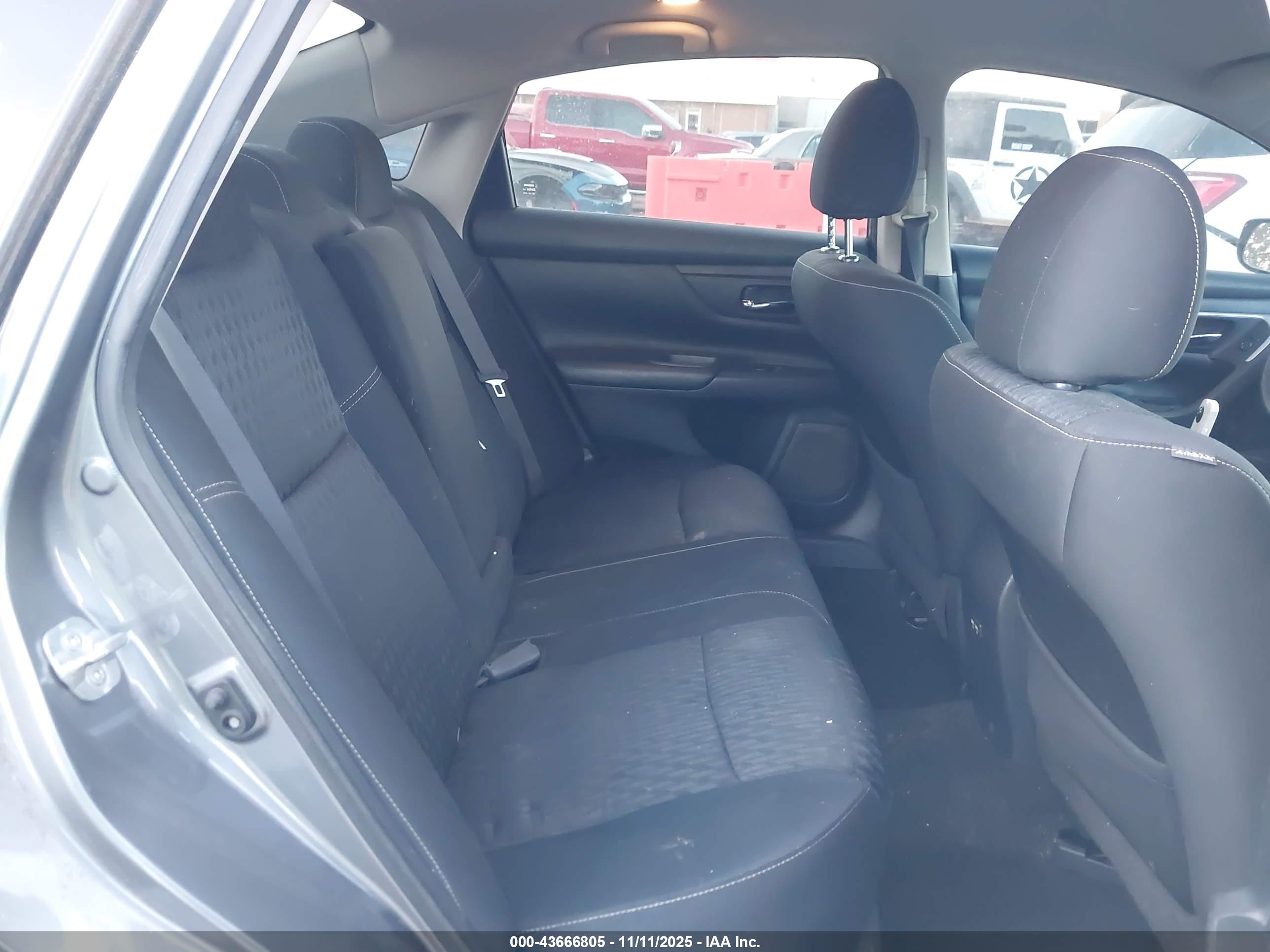 NISSAN ALTIMA image 8