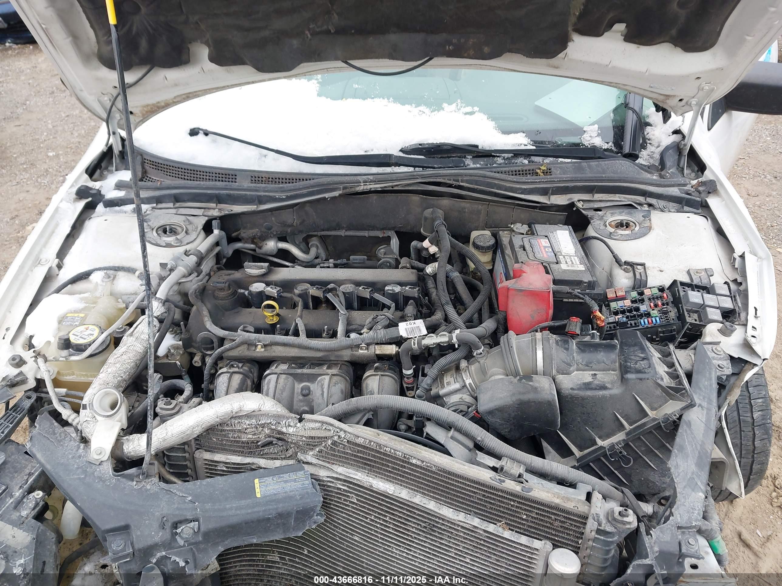 FORD FUSION image 10