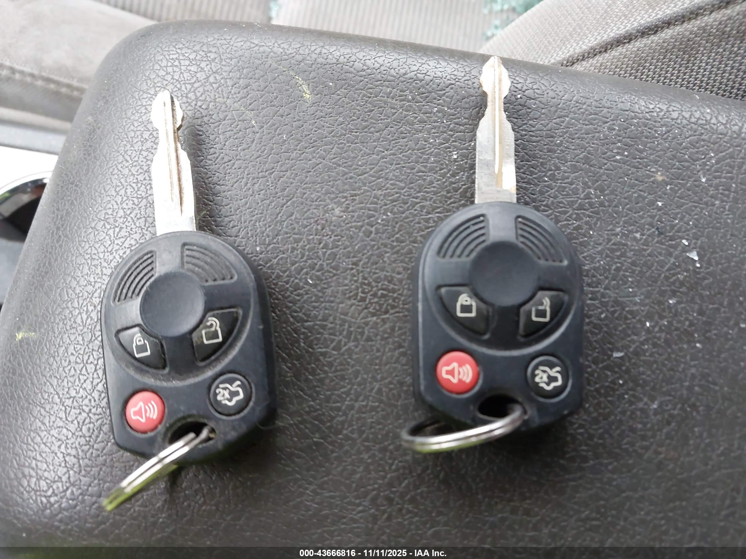 FORD FUSION image 11