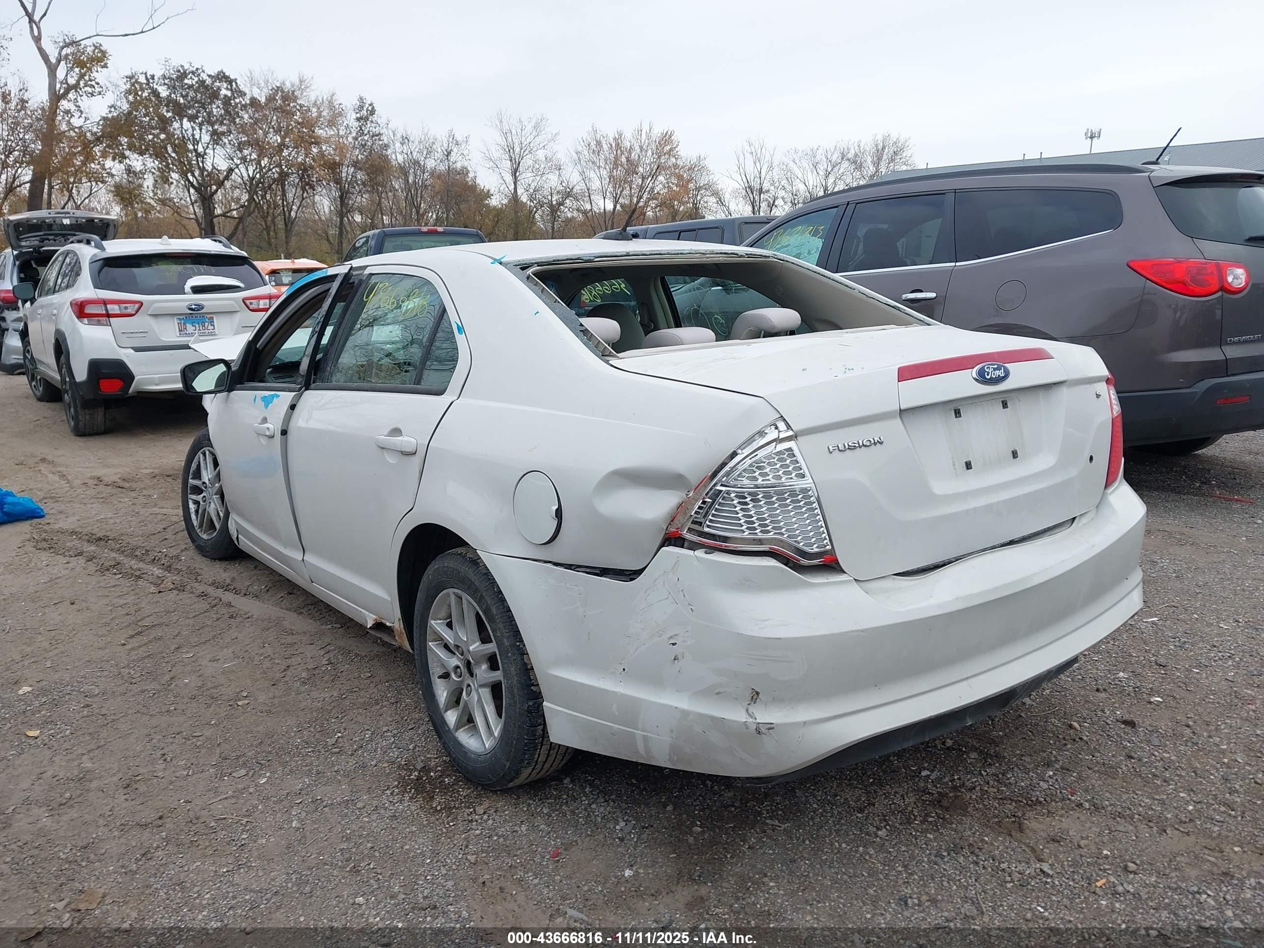 FORD FUSION image 3