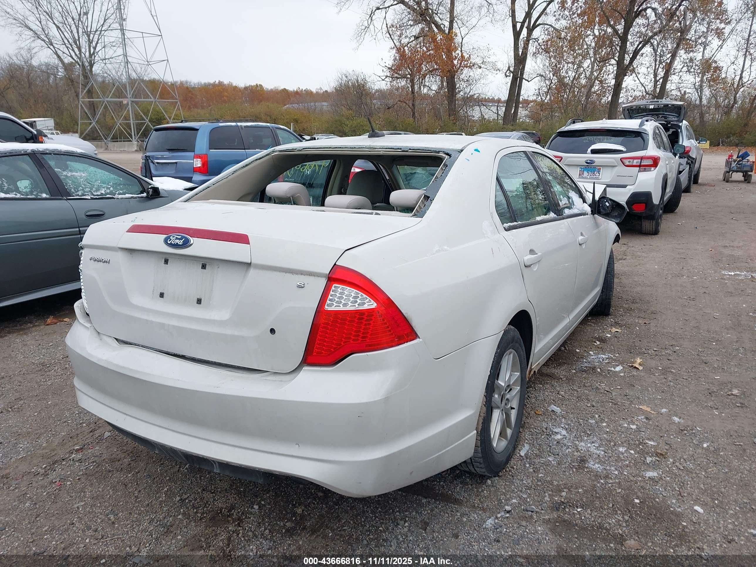 FORD FUSION image 4