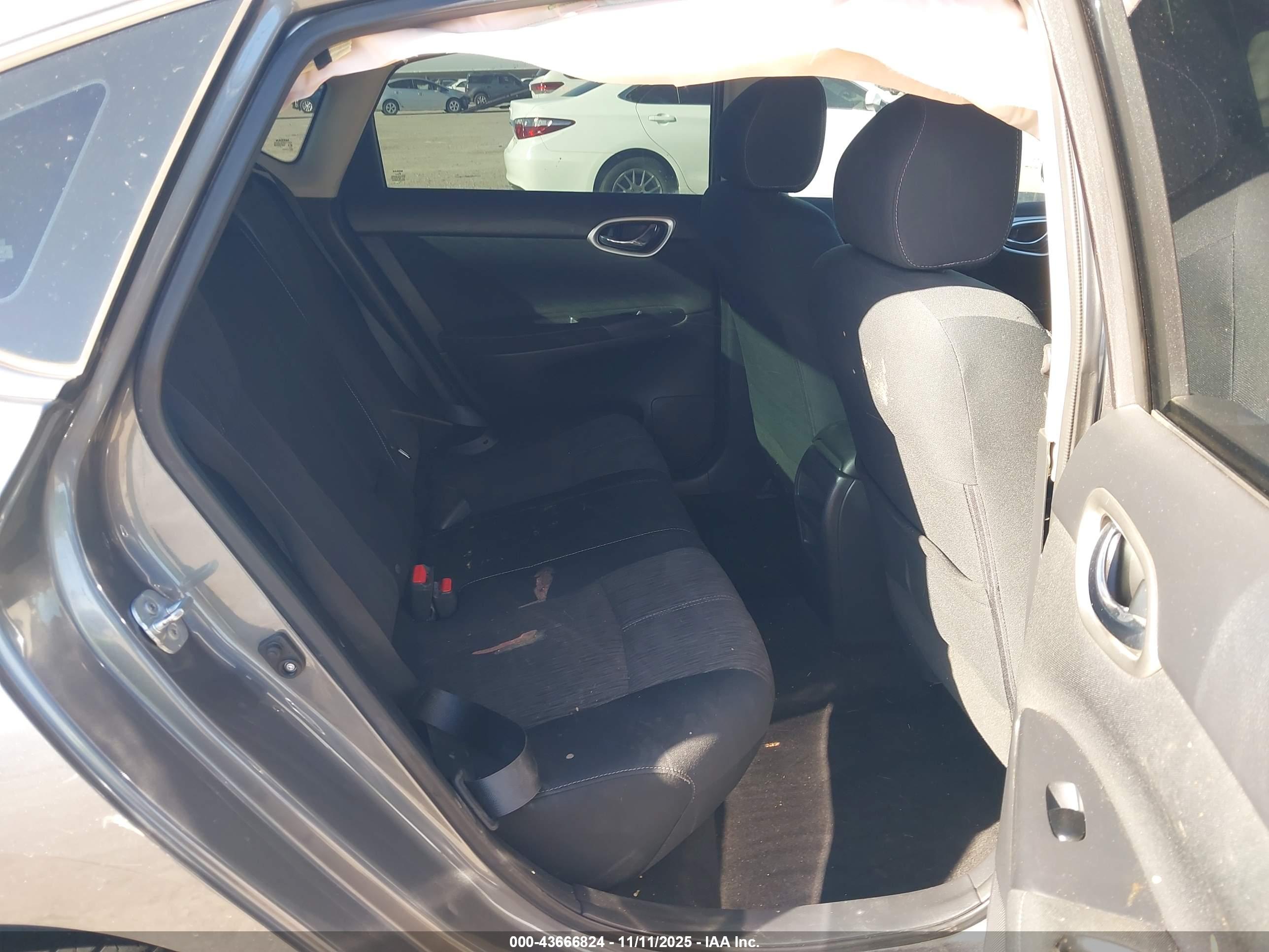 NISSAN SENTRA image 8