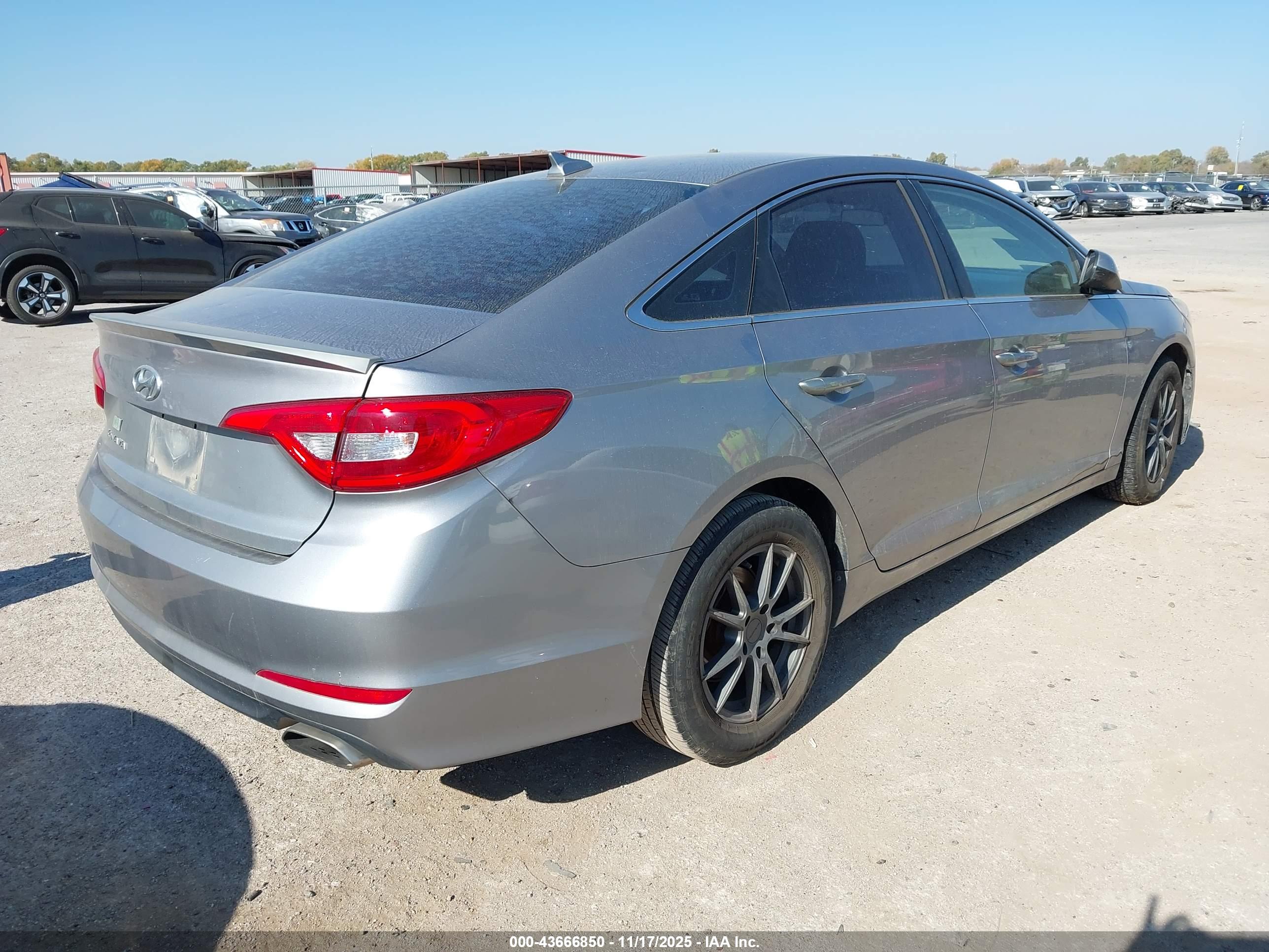 HYUNDAI SONATA image 4