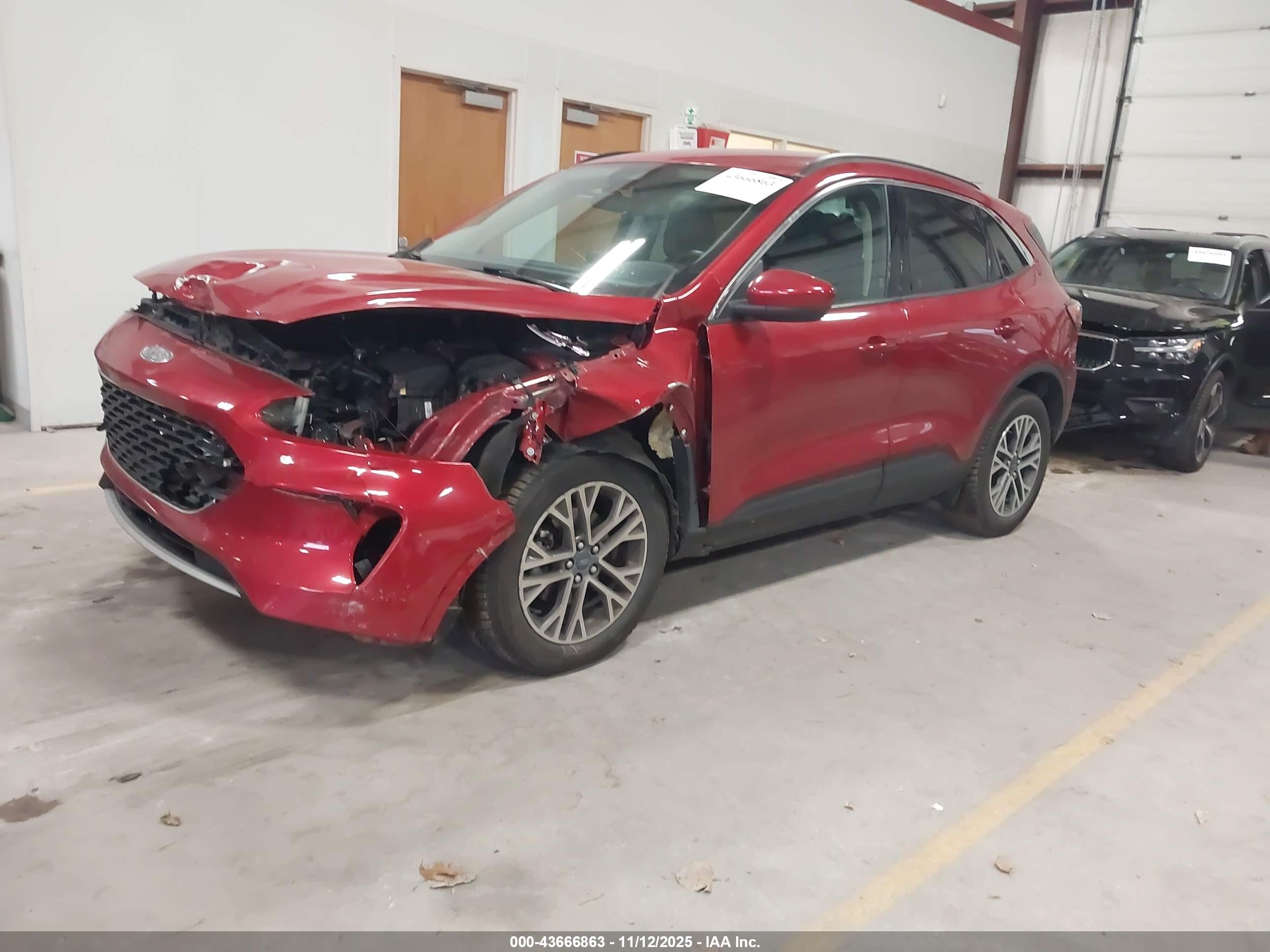 FORD ESCAPE image 2