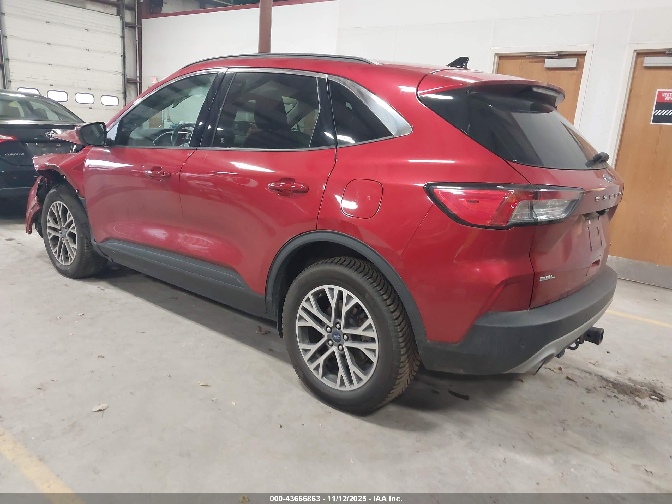 FORD ESCAPE image 3