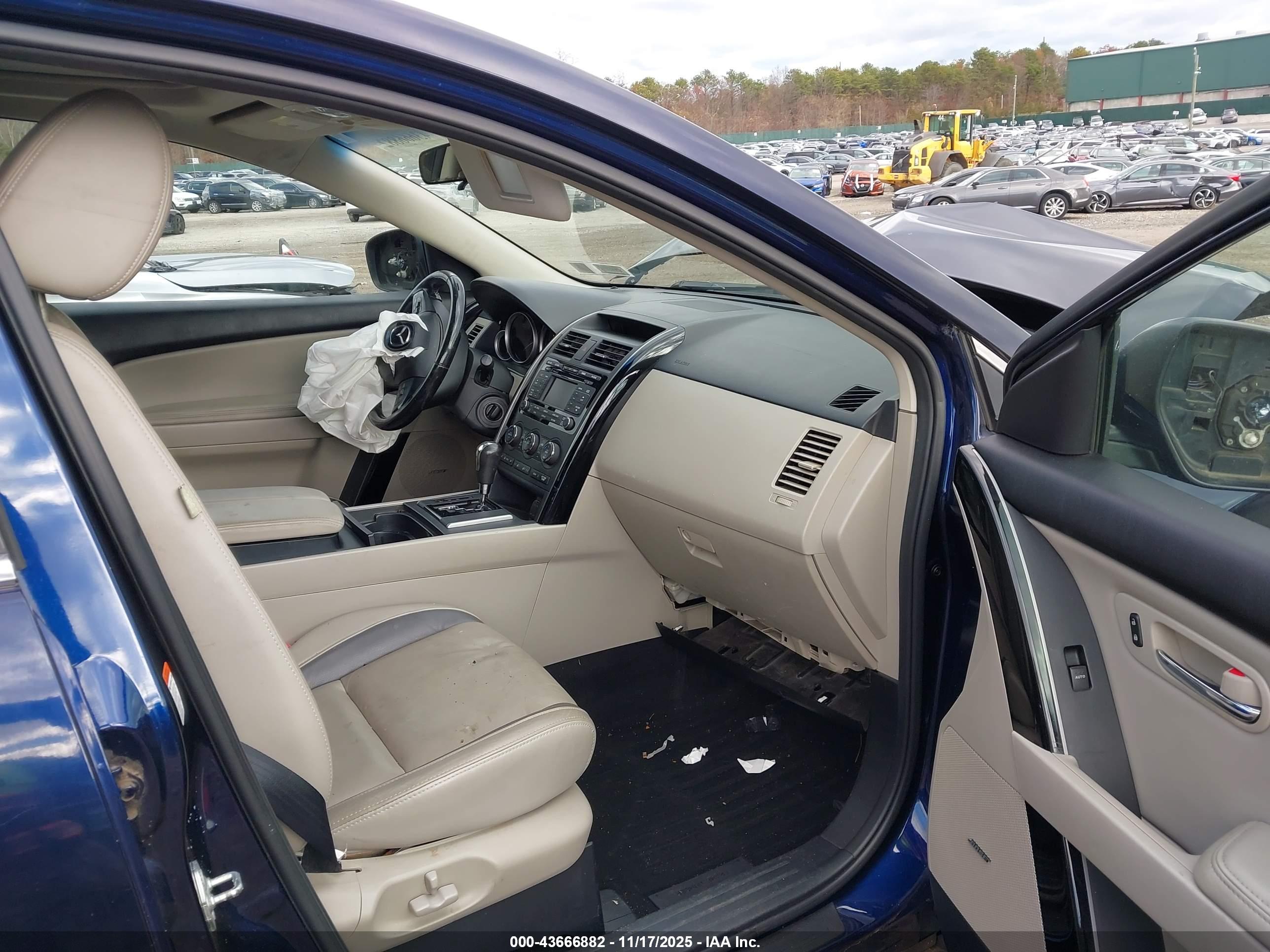 MAZDA CX-9 image 5