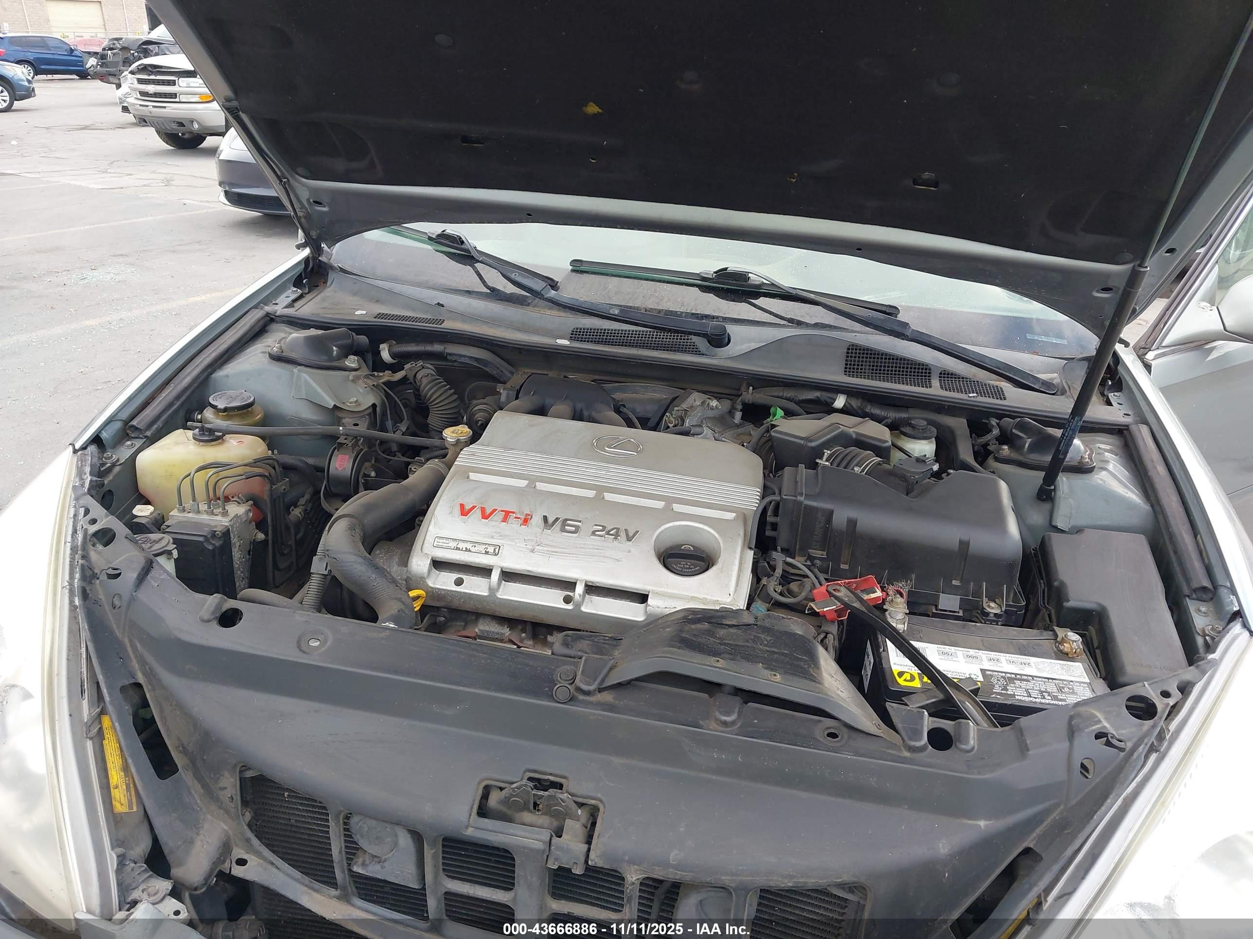 LEXUS ES image 10