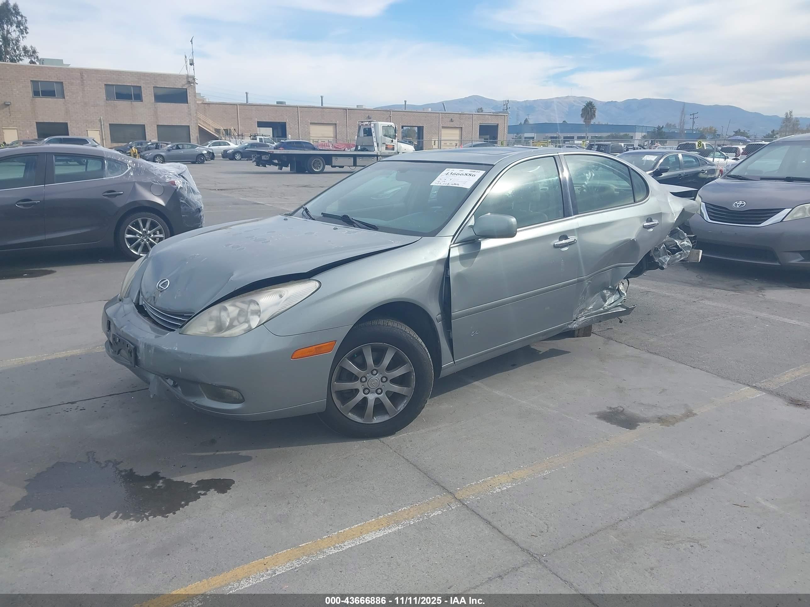 LEXUS ES image 2