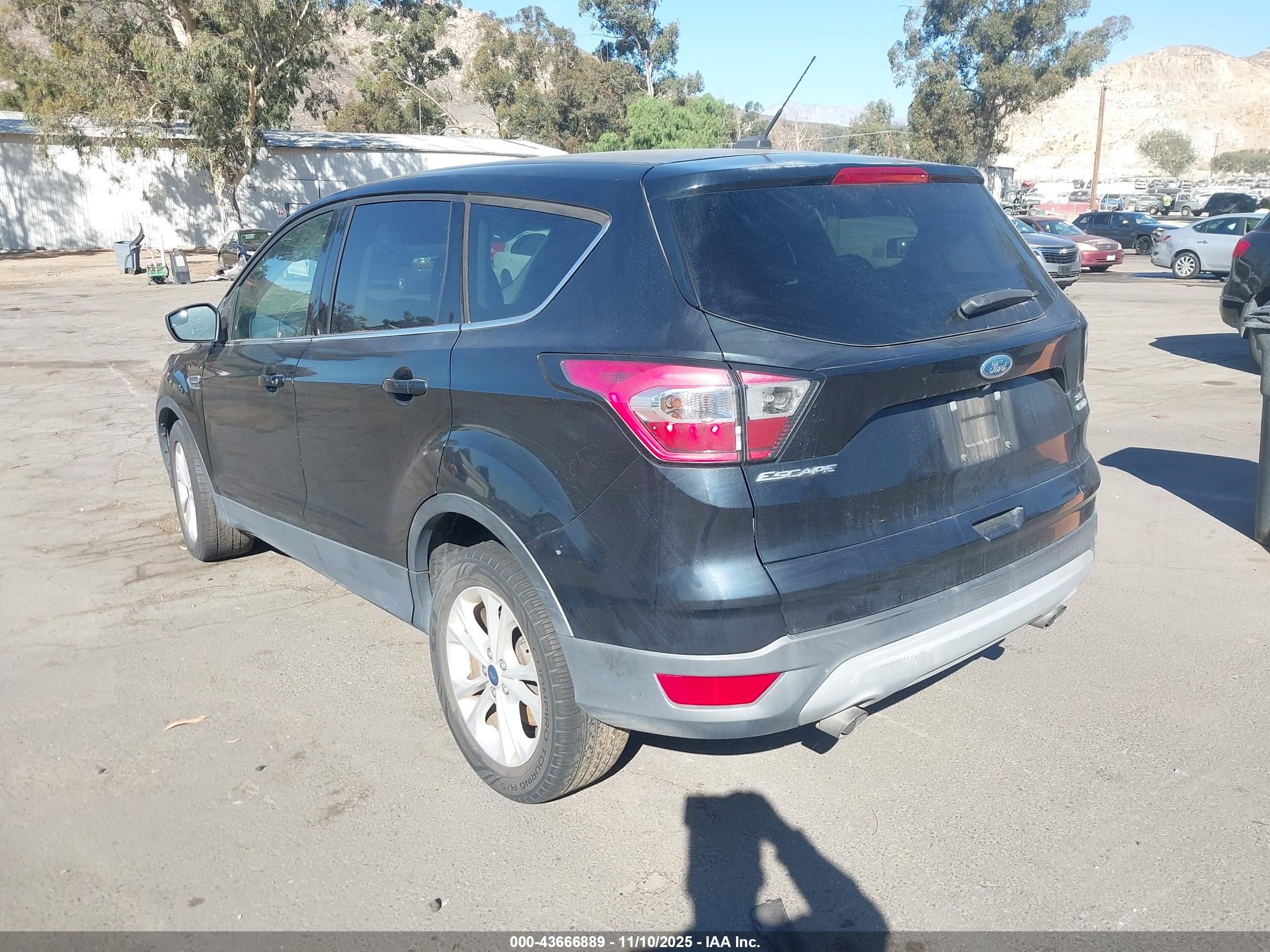 FORD ESCAPE image 3