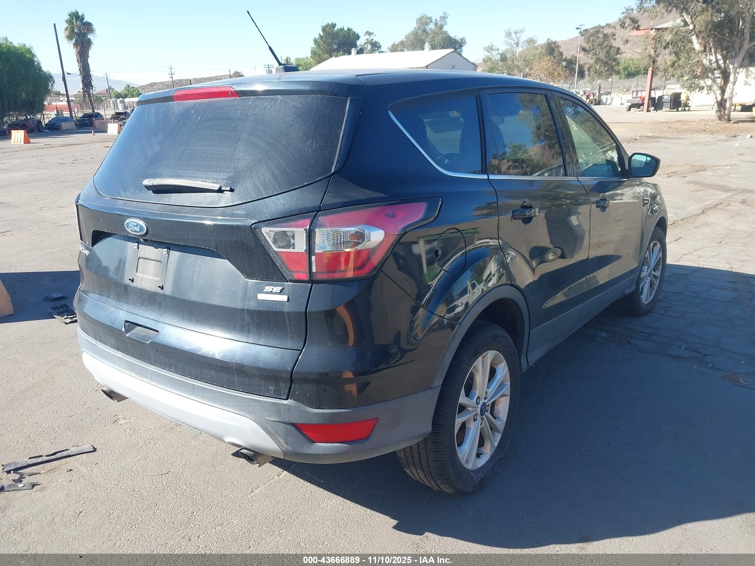 FORD ESCAPE image 4