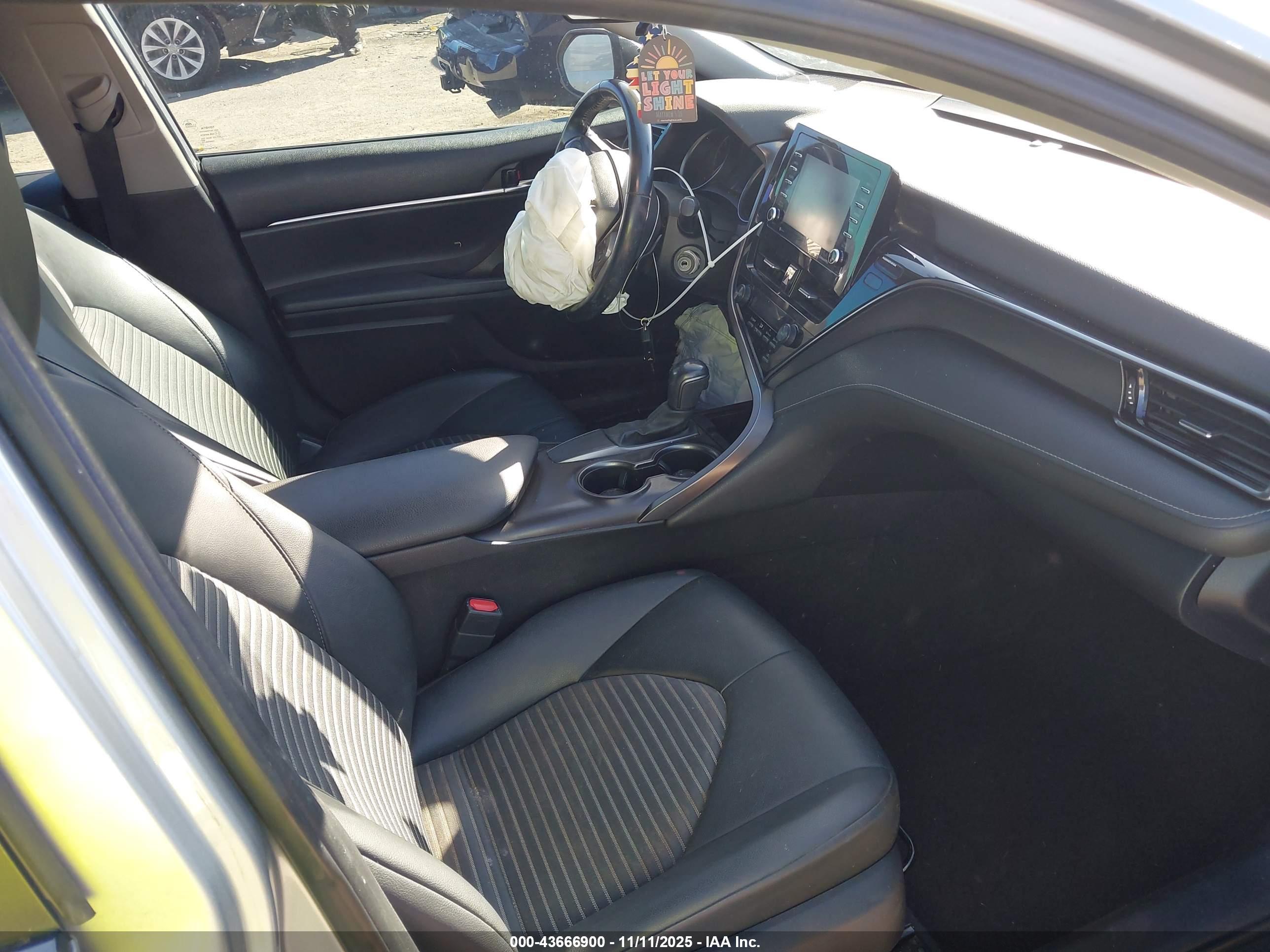 TOYOTA CAMRY image 5