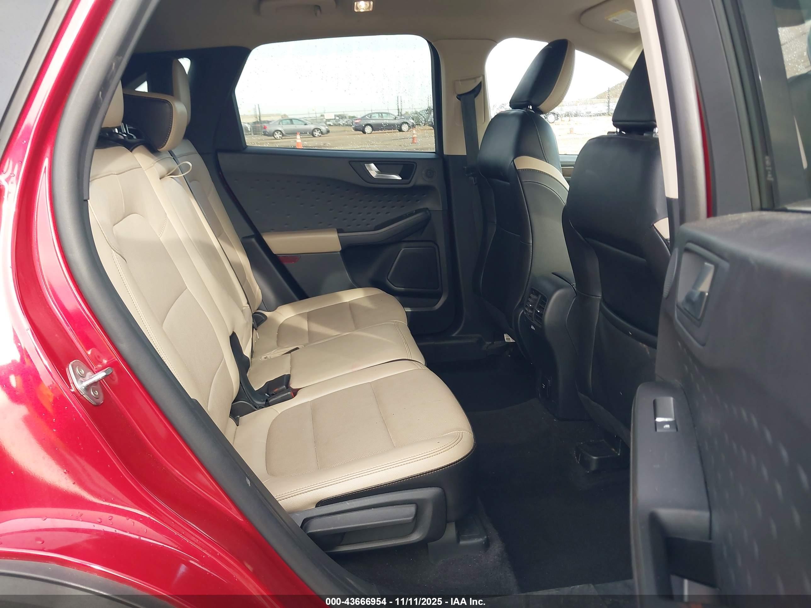 FORD ESCAPE image 8