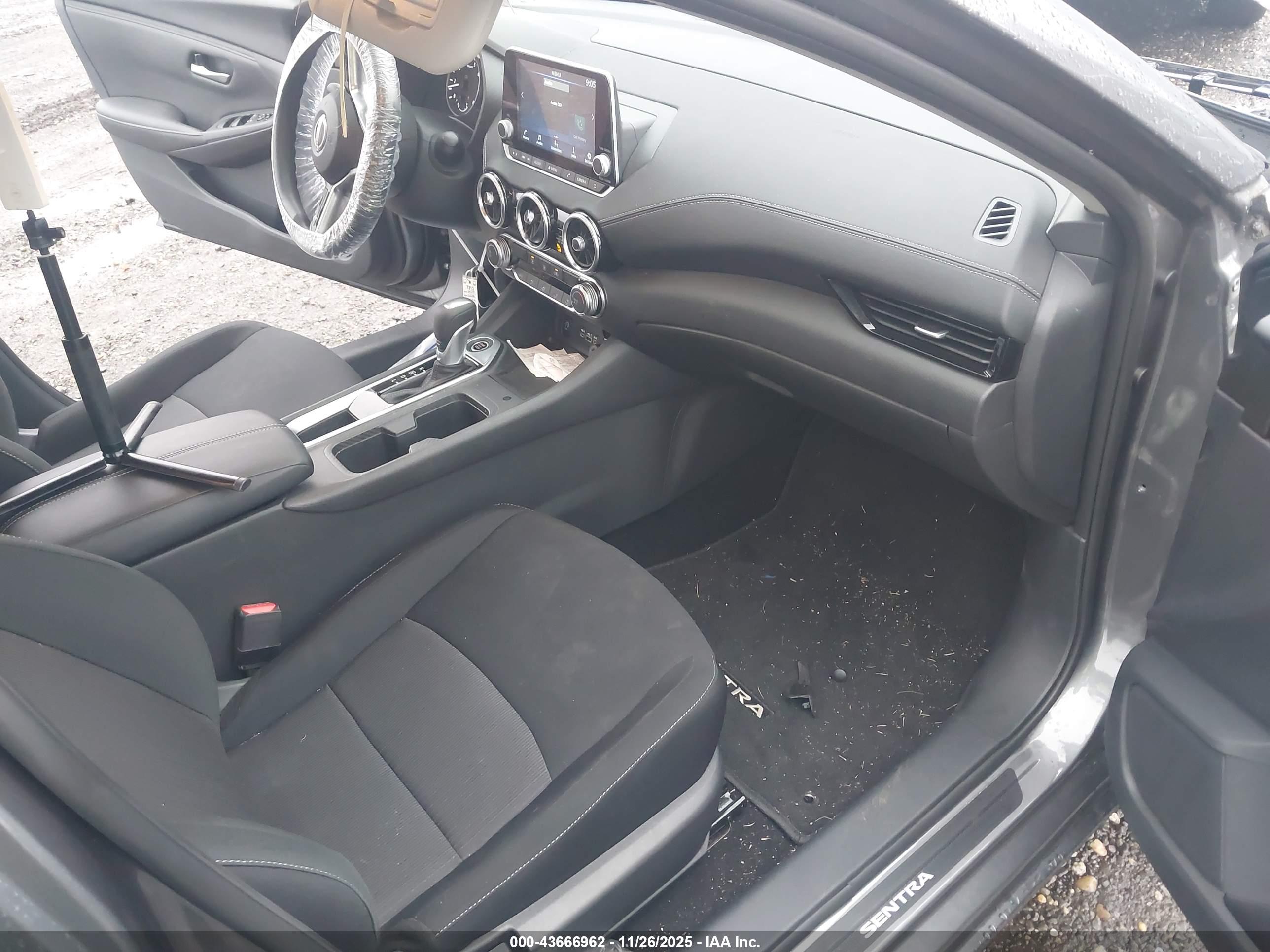 NISSAN SENTRA image 5
