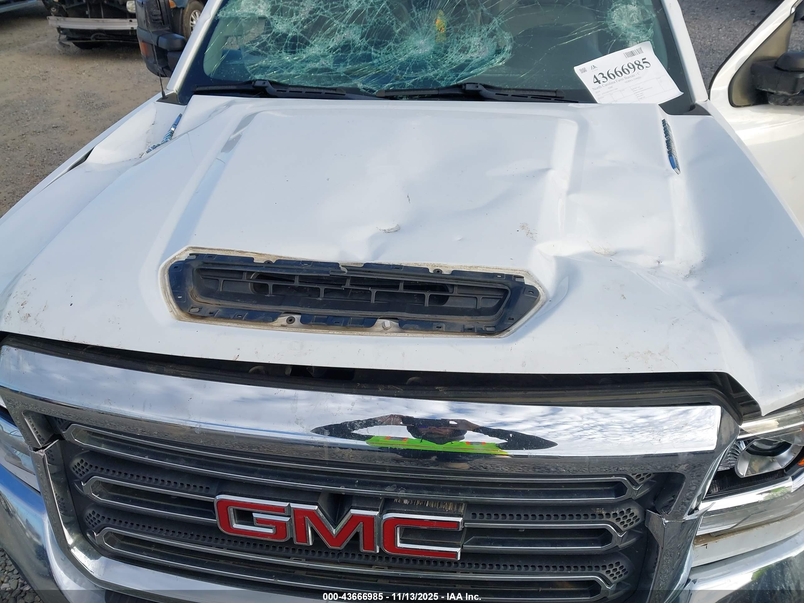 GMC SIERRA image 10