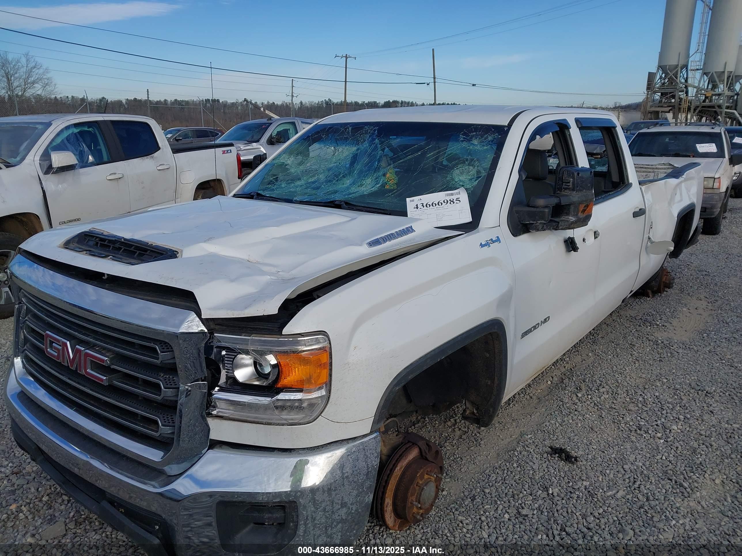 GMC SIERRA image 6