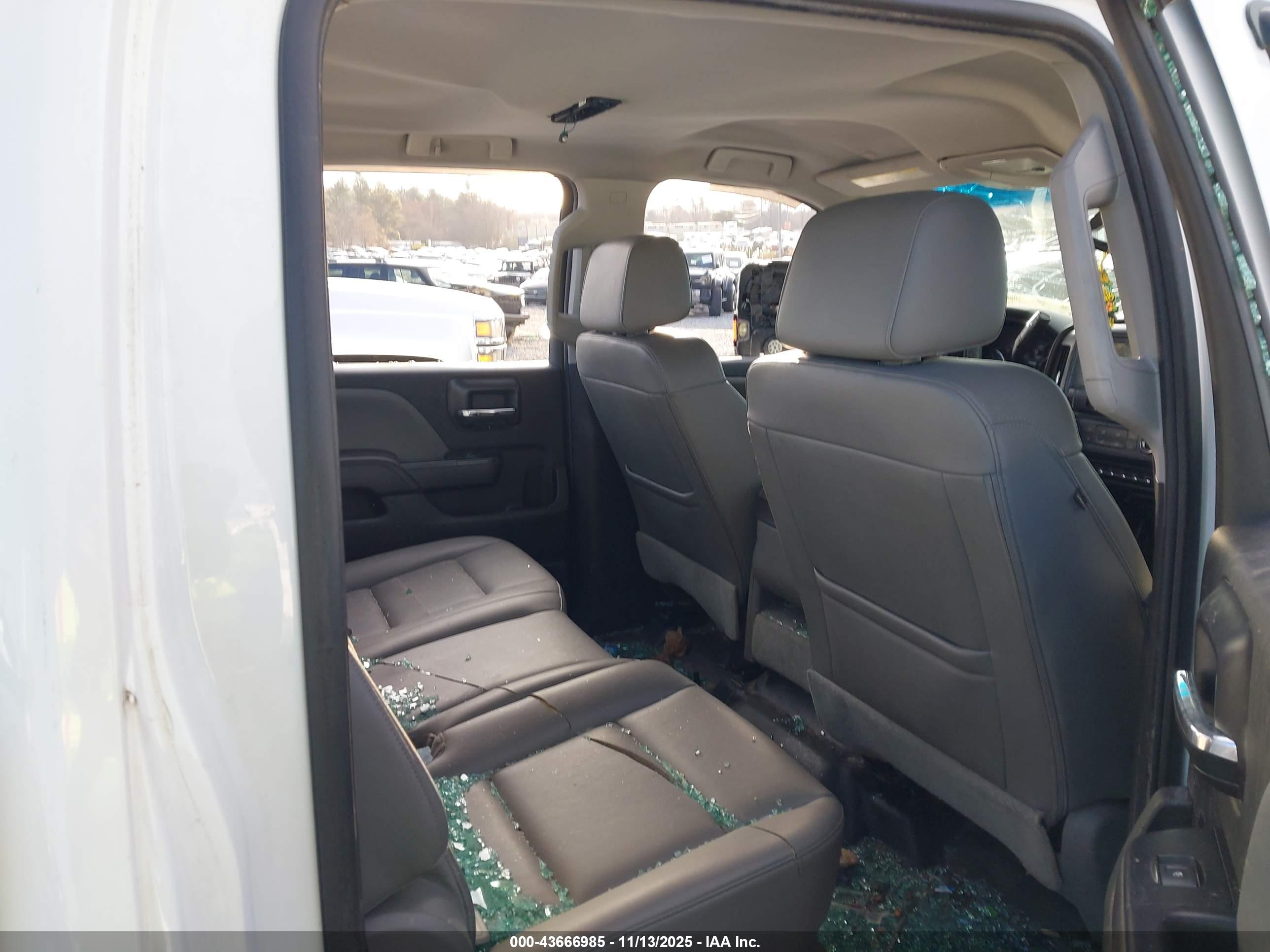 GMC SIERRA image 8