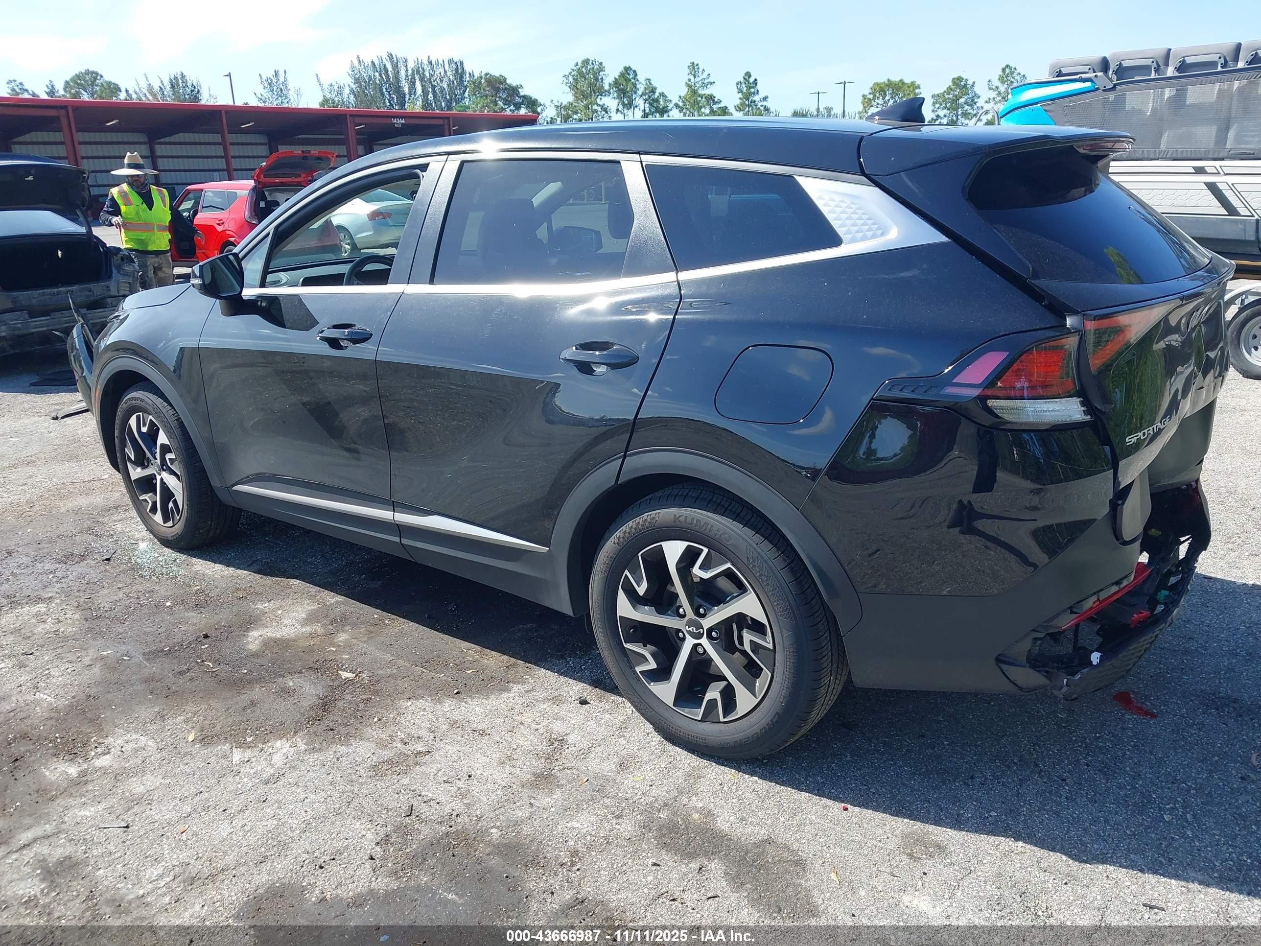 KIA SPORTAGE image 3