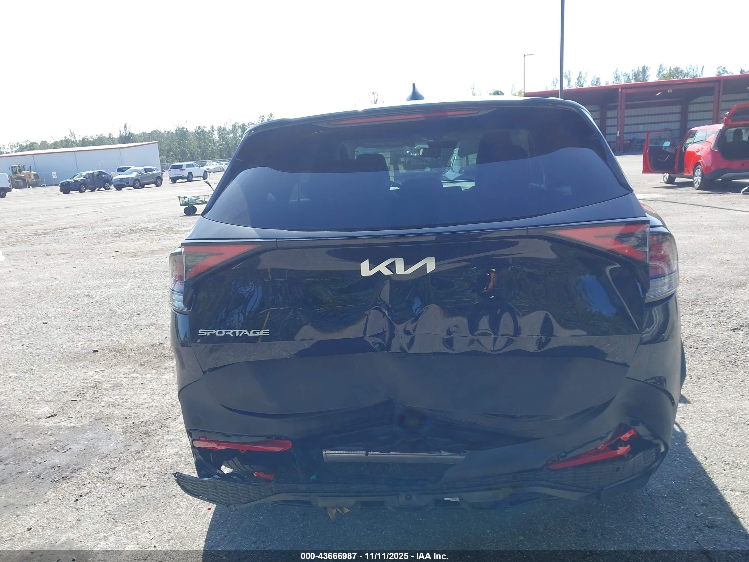 KIA SPORTAGE image 6