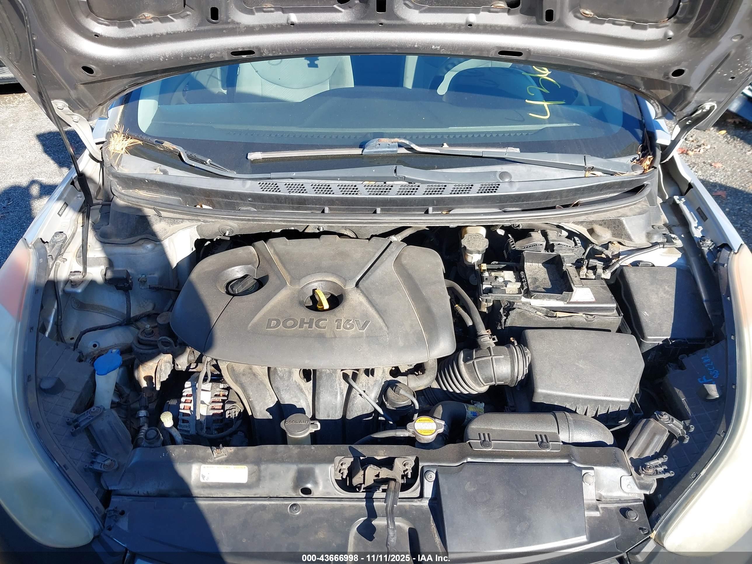 HYUNDAI ELANTRA image 10