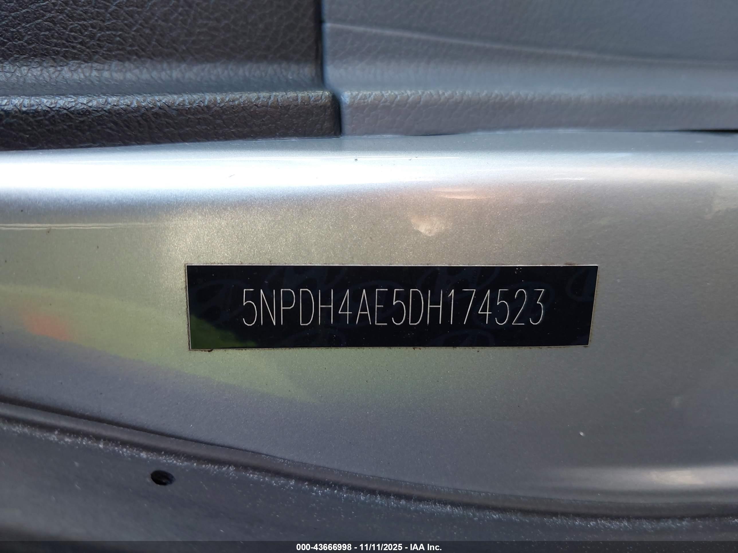 HYUNDAI ELANTRA image 9