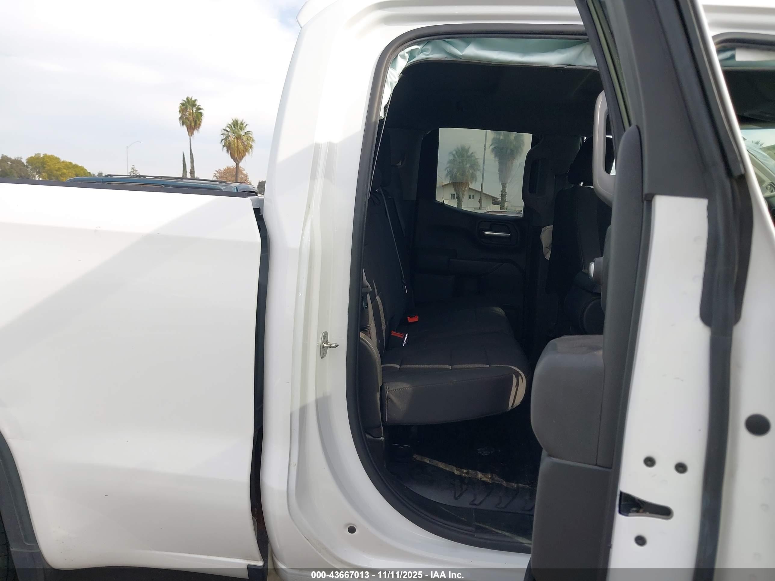 GMC SIERRA image 8