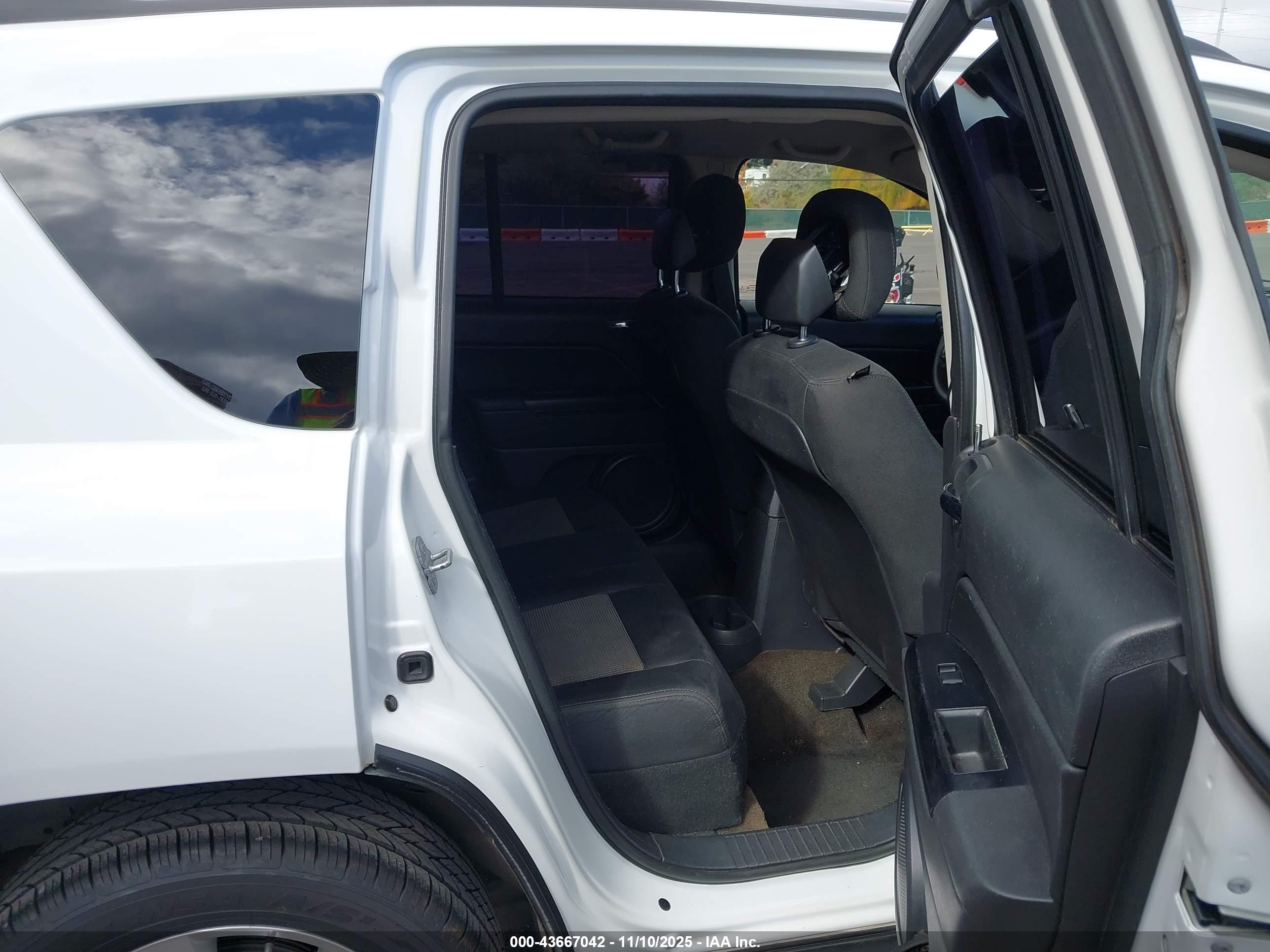 JEEP COMPASS image 8
