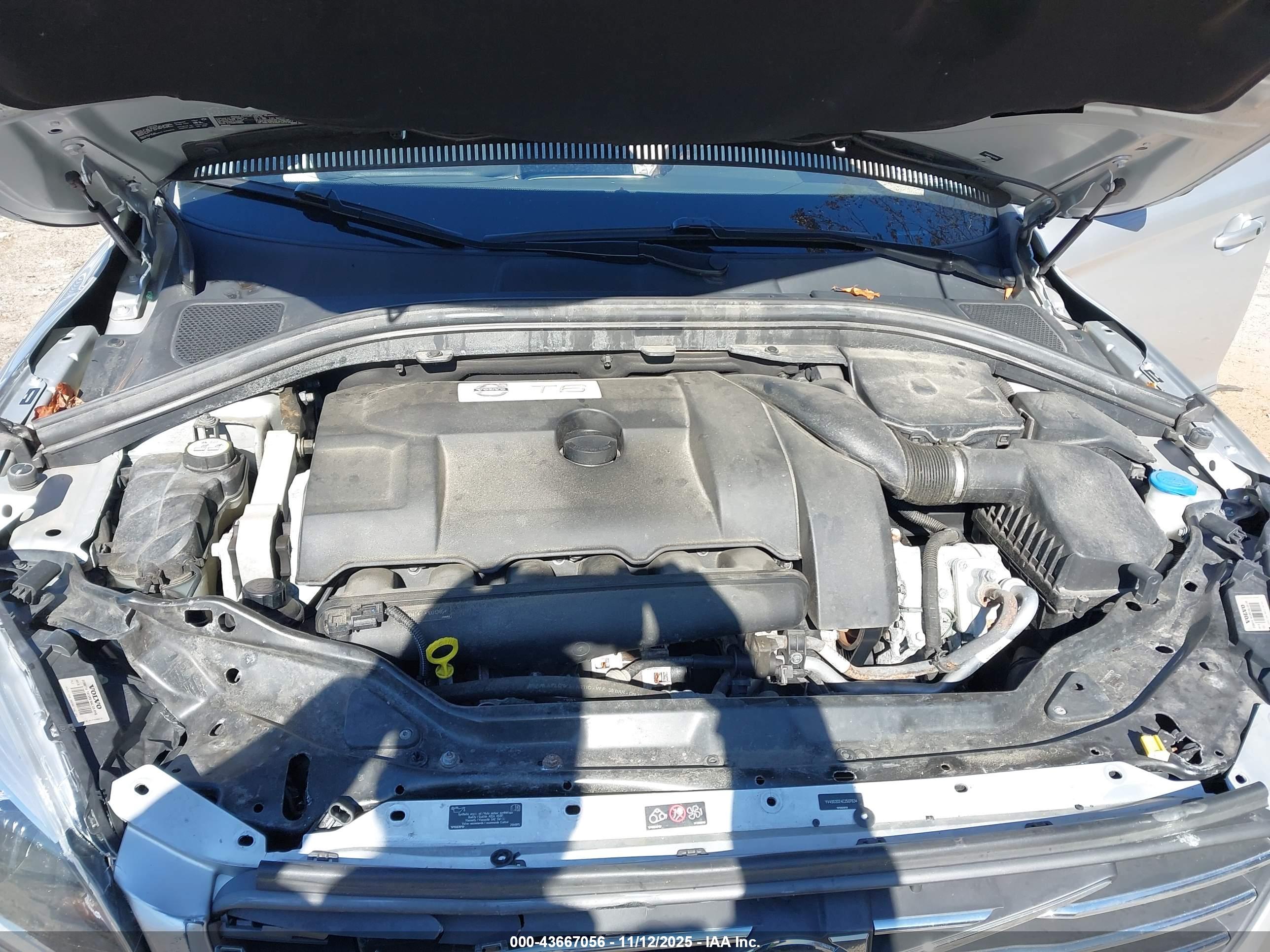 VOLVO XC60 image 10