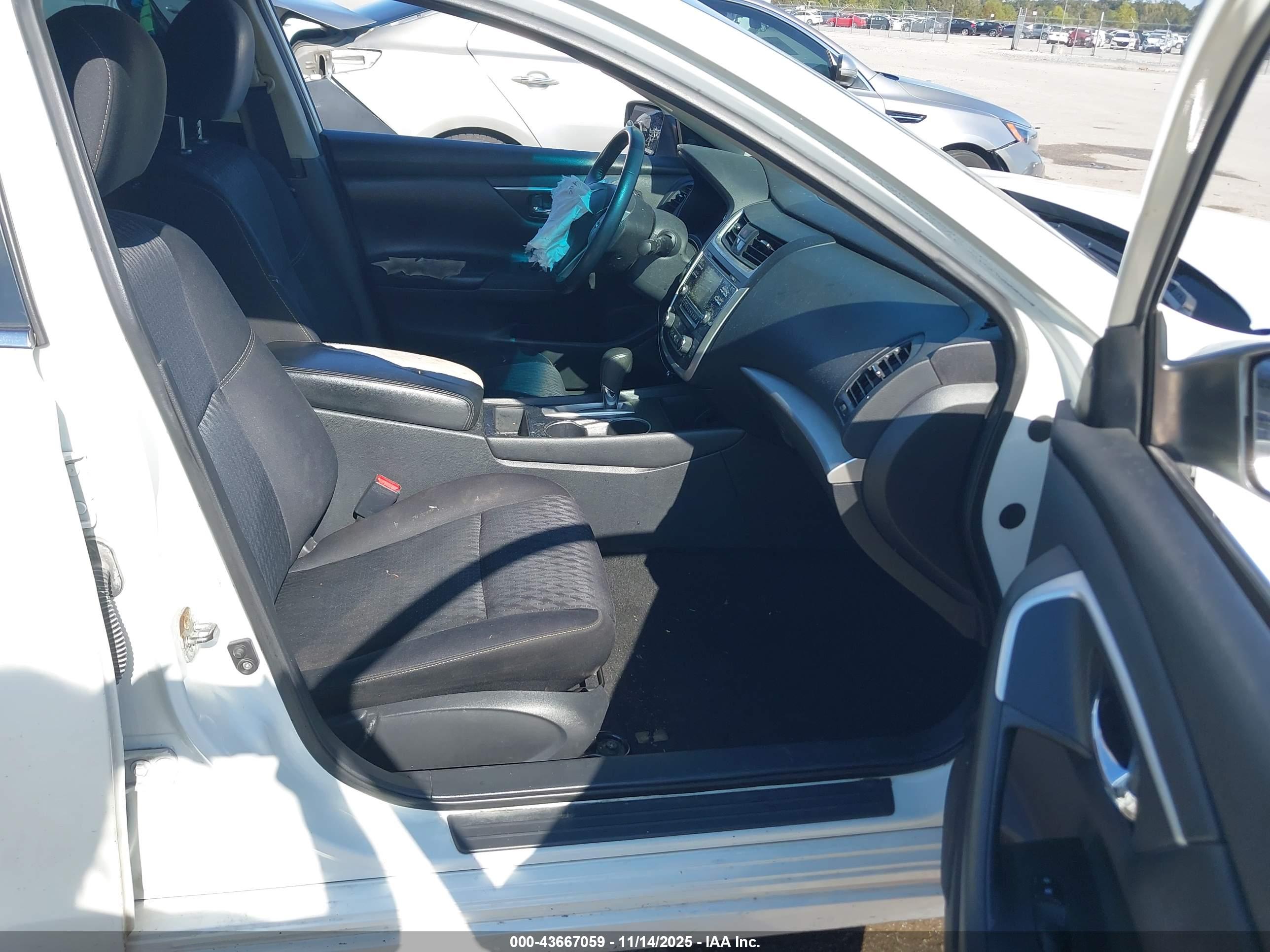 NISSAN ALTIMA image 5