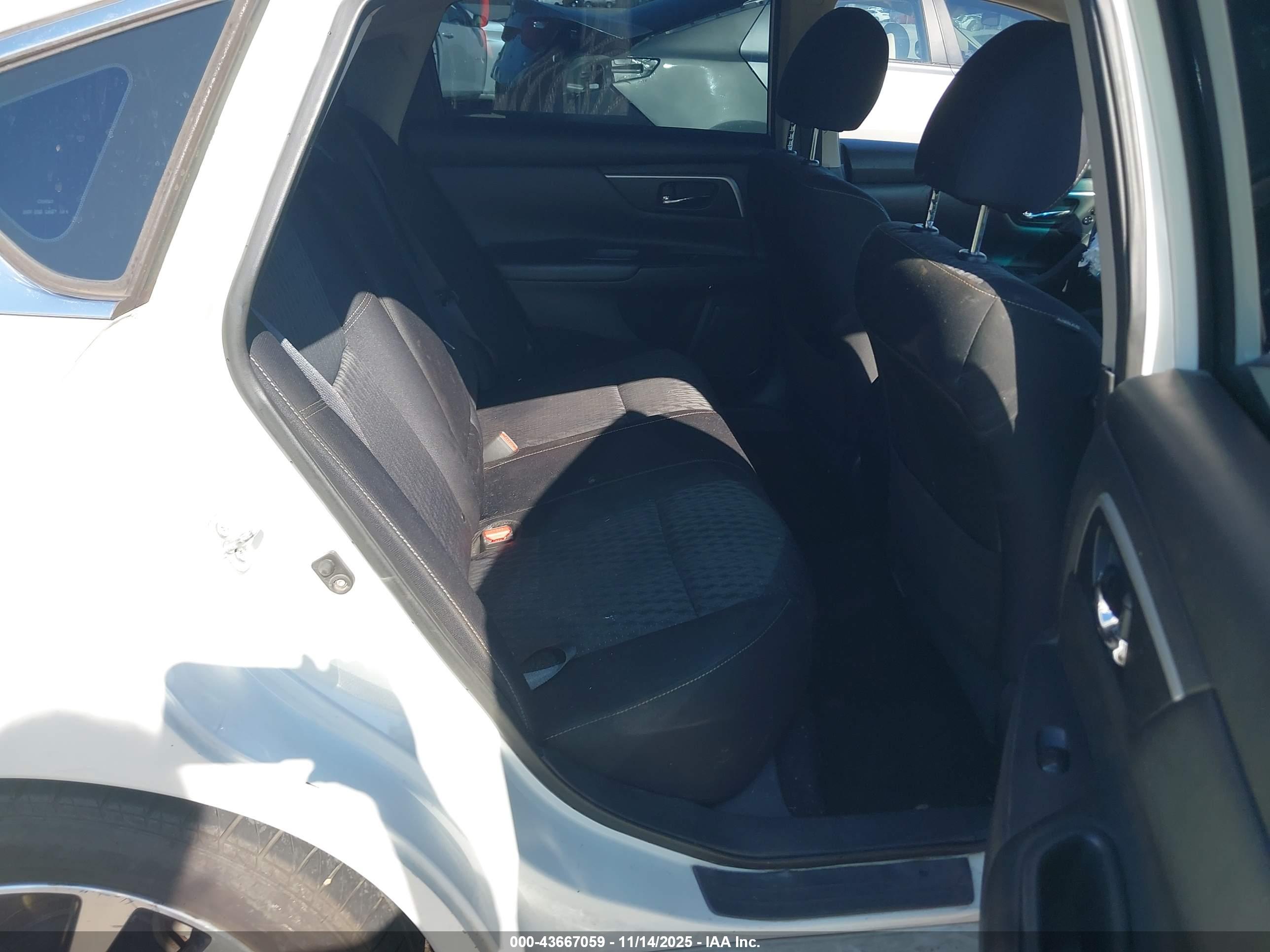 NISSAN ALTIMA image 8