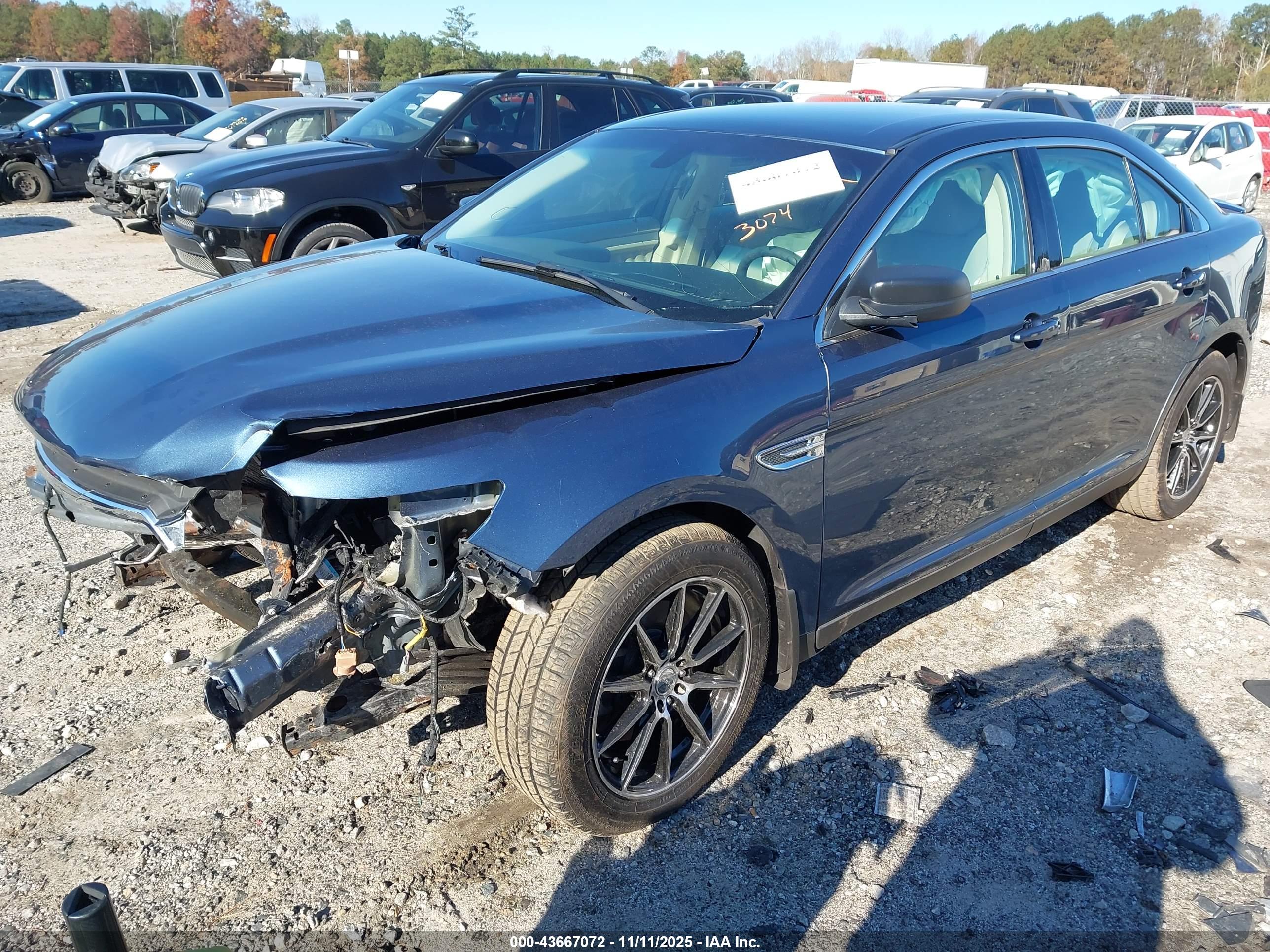 FORD TAURUS image 2