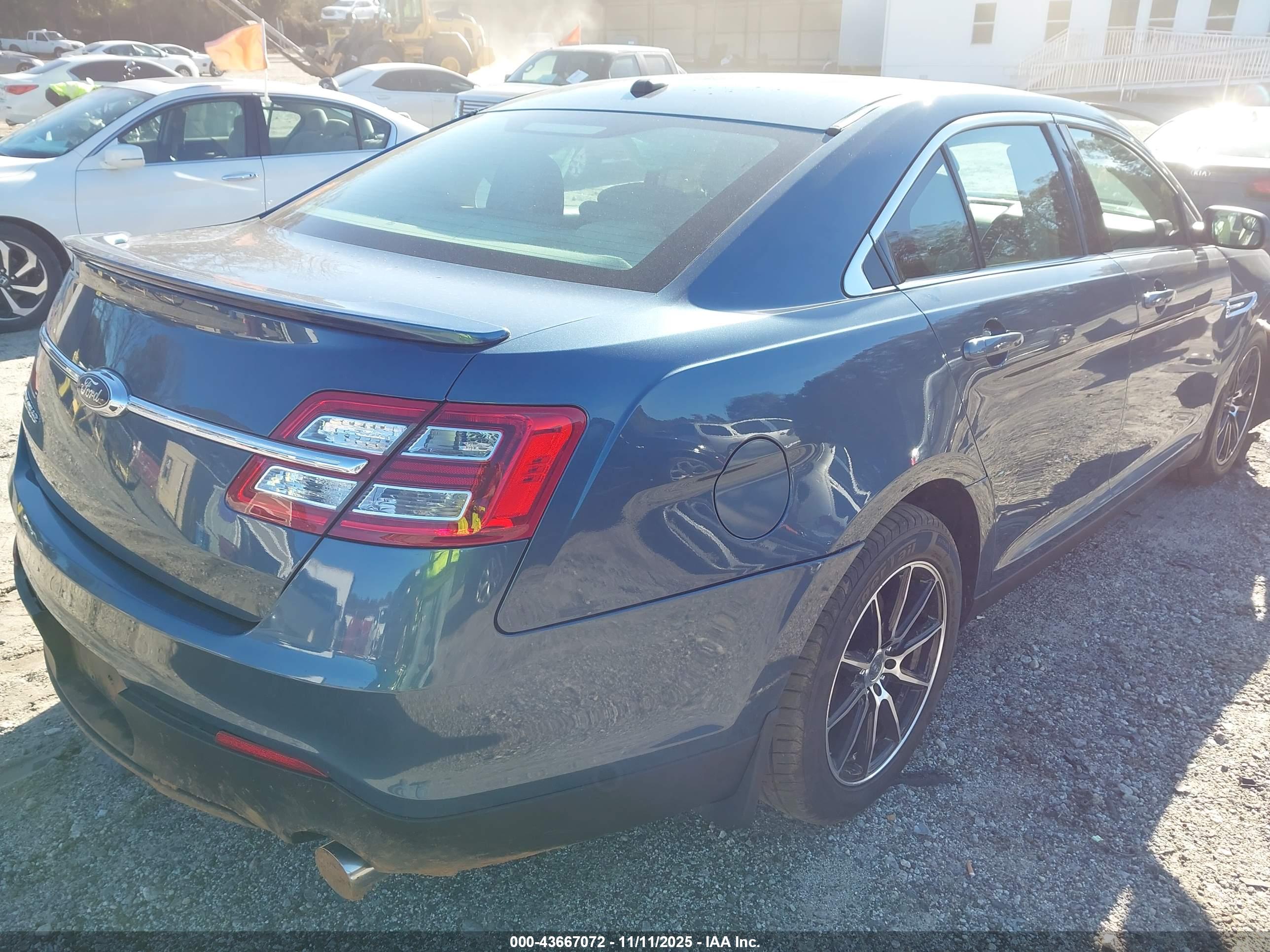 FORD TAURUS image 4