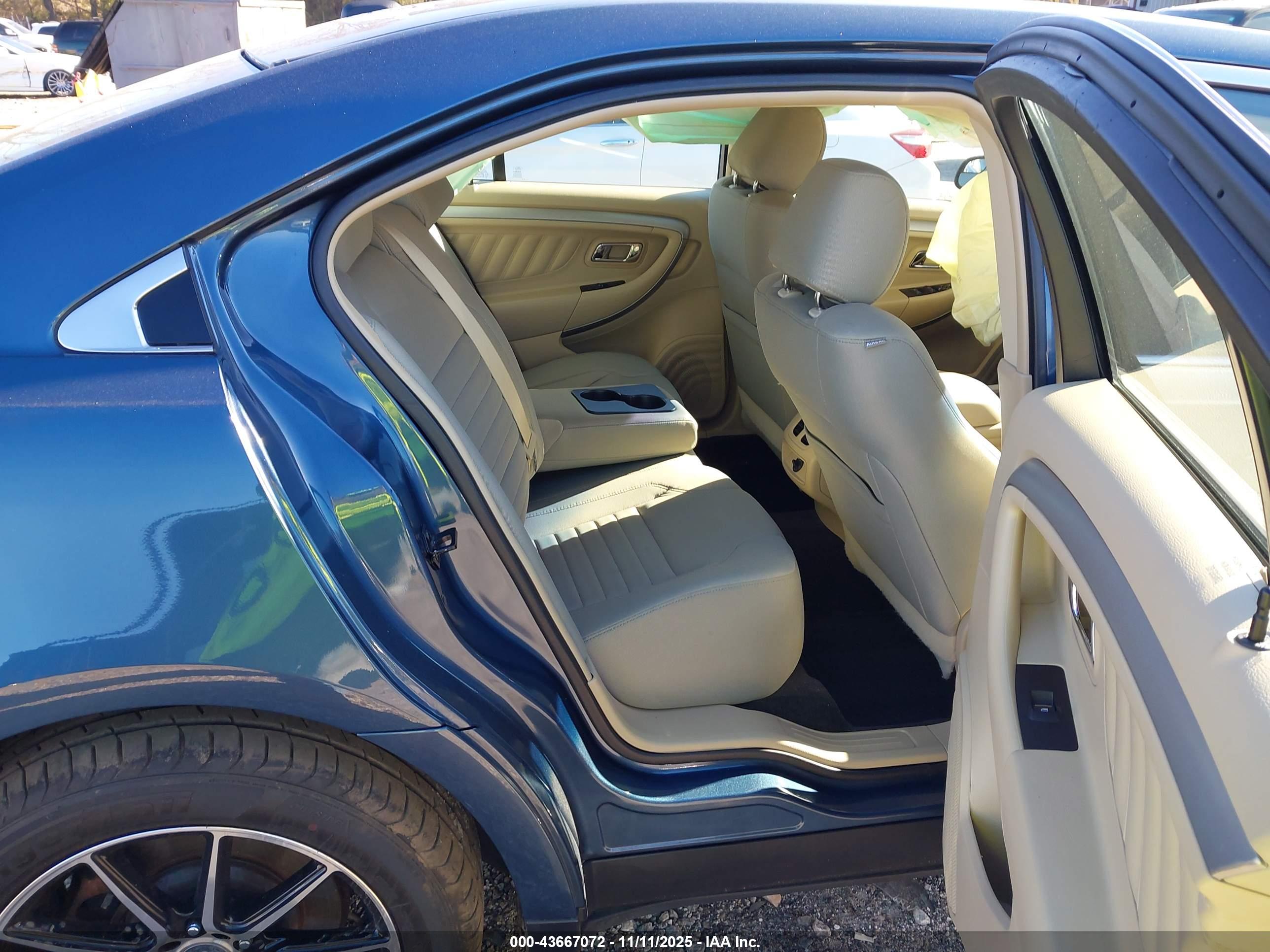 FORD TAURUS image 8