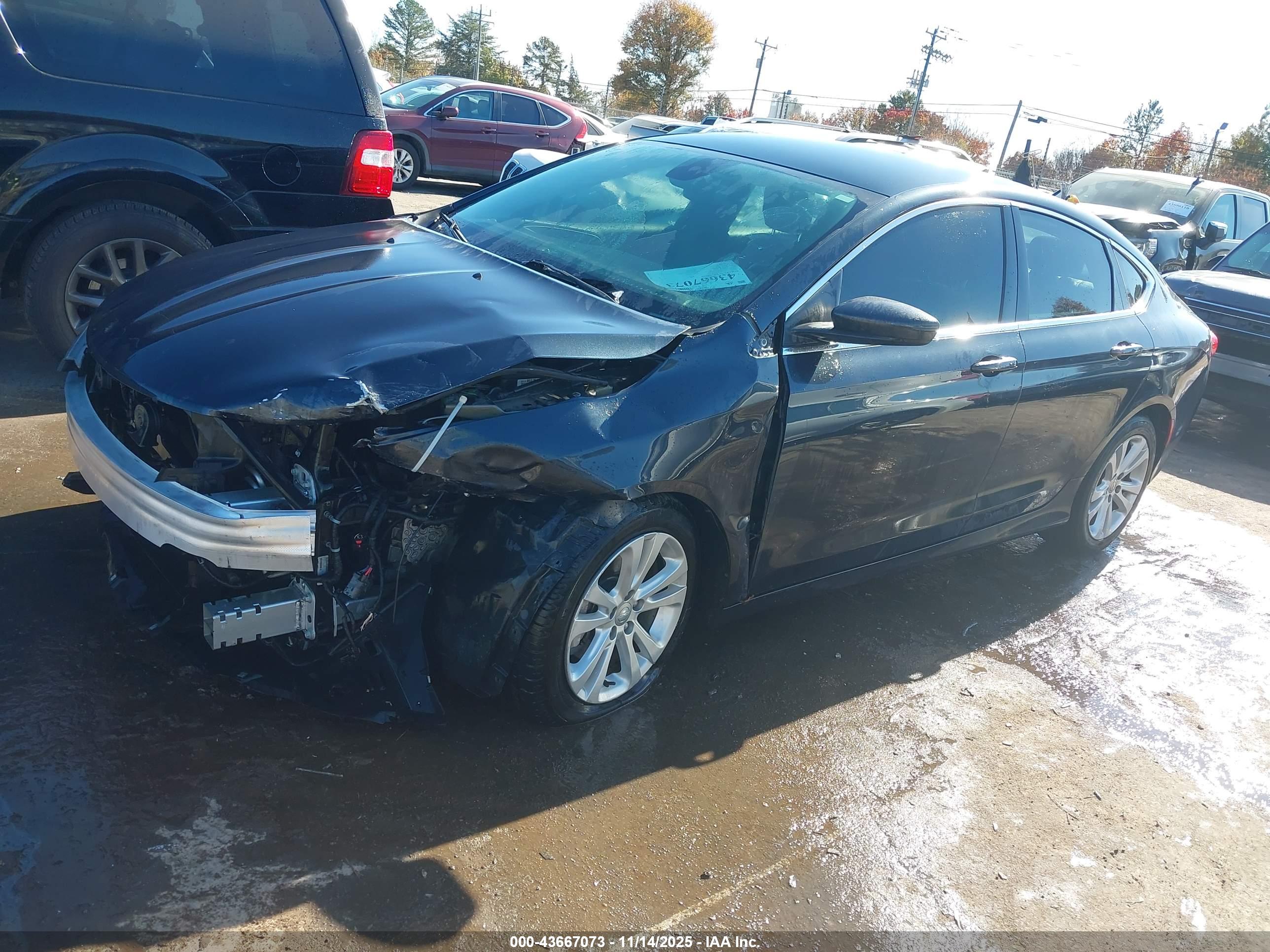 CHRYSLER 200 image 2