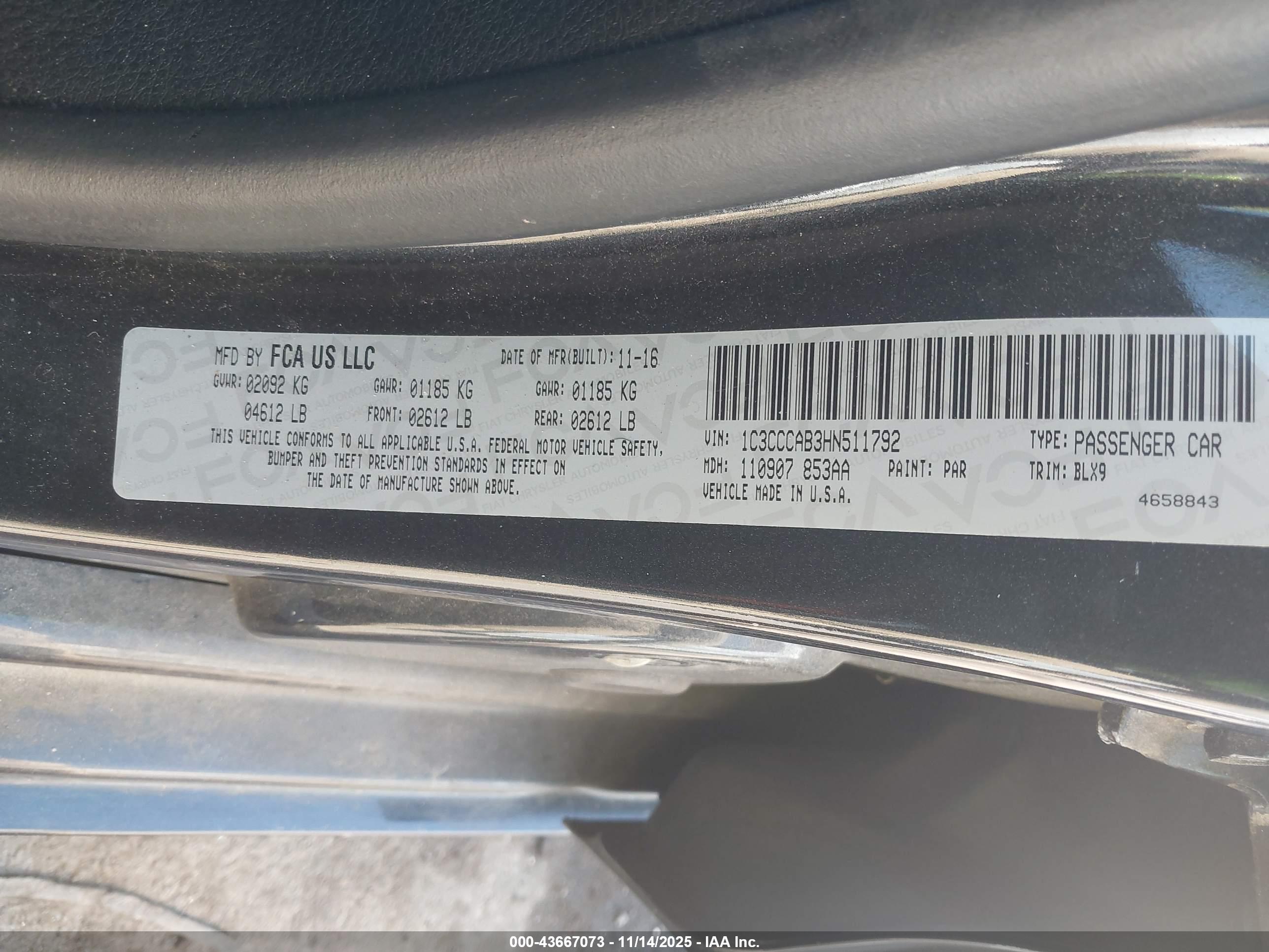 CHRYSLER 200 image 9
