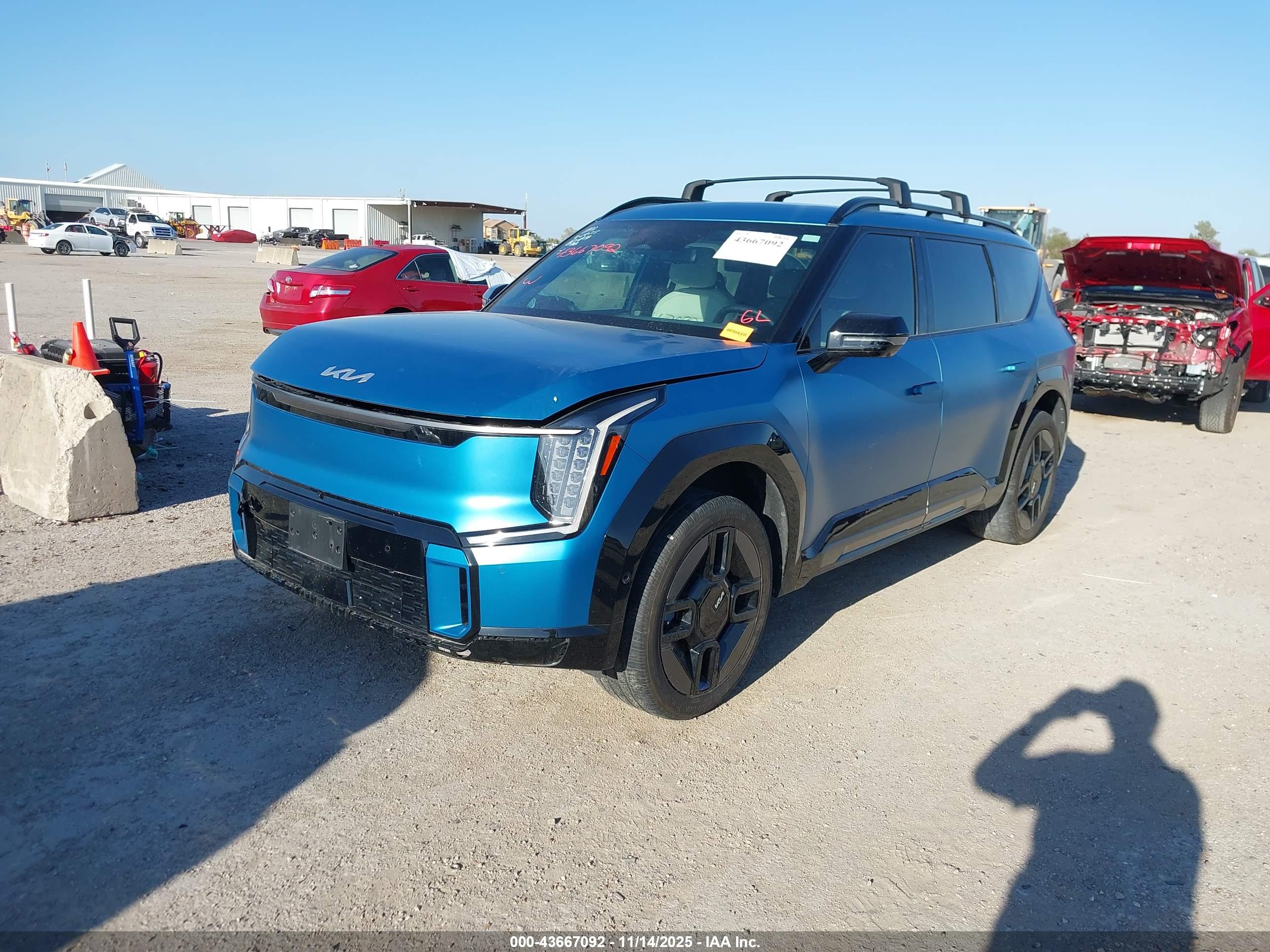 KIA EV9 image 2