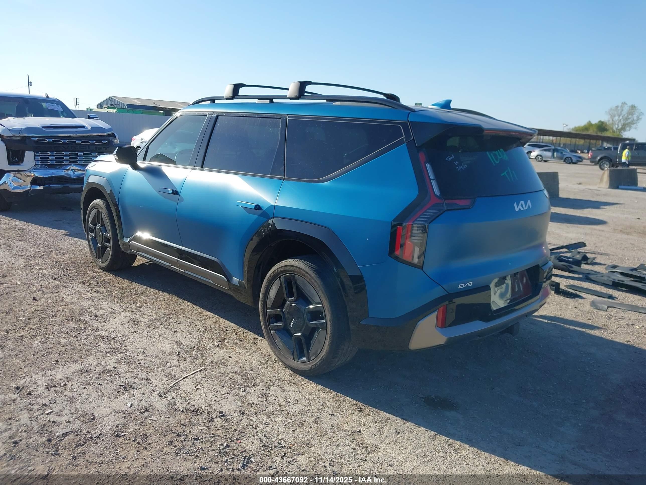 KIA EV9 image 3