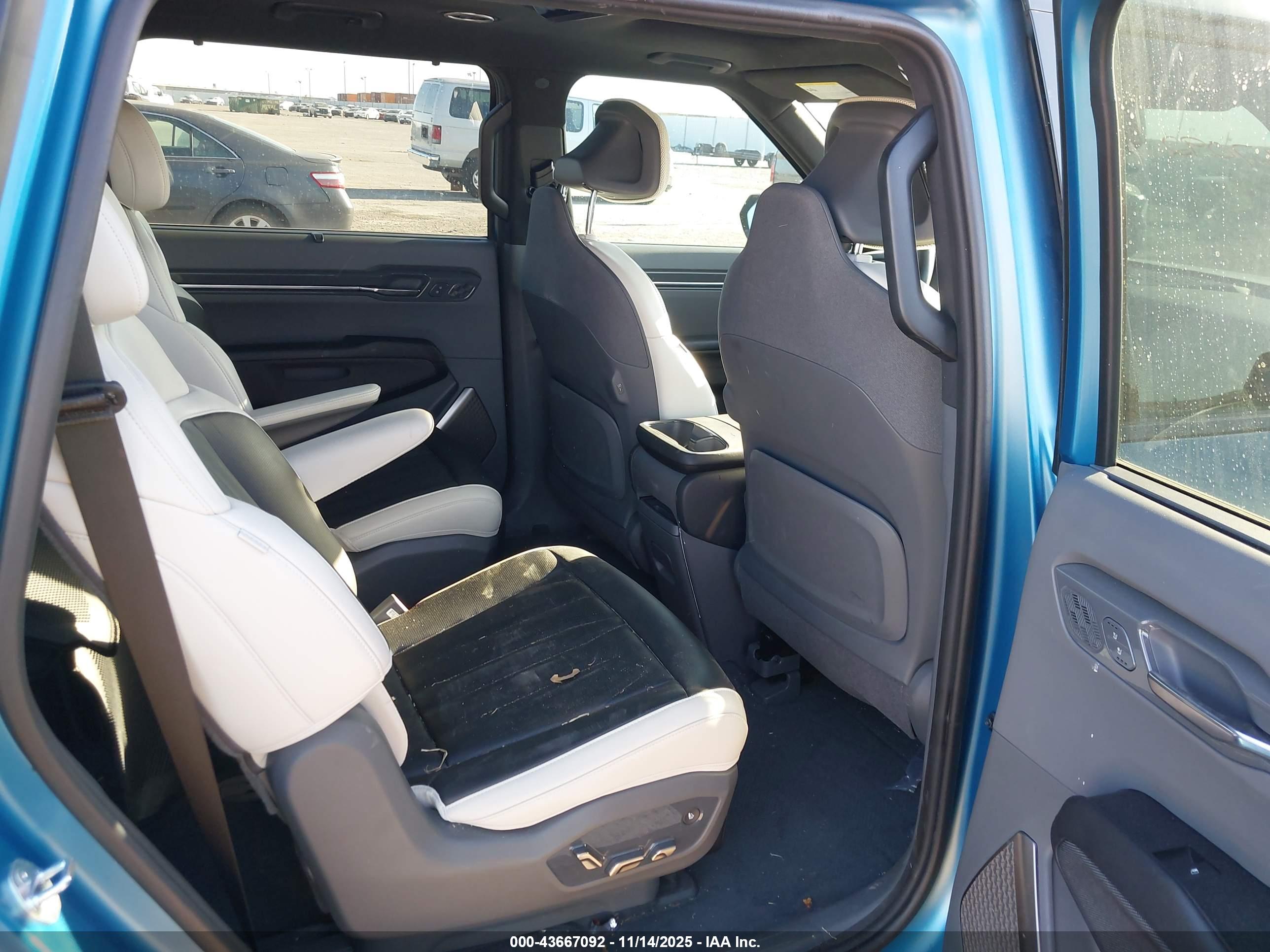 KIA EV9 image 8