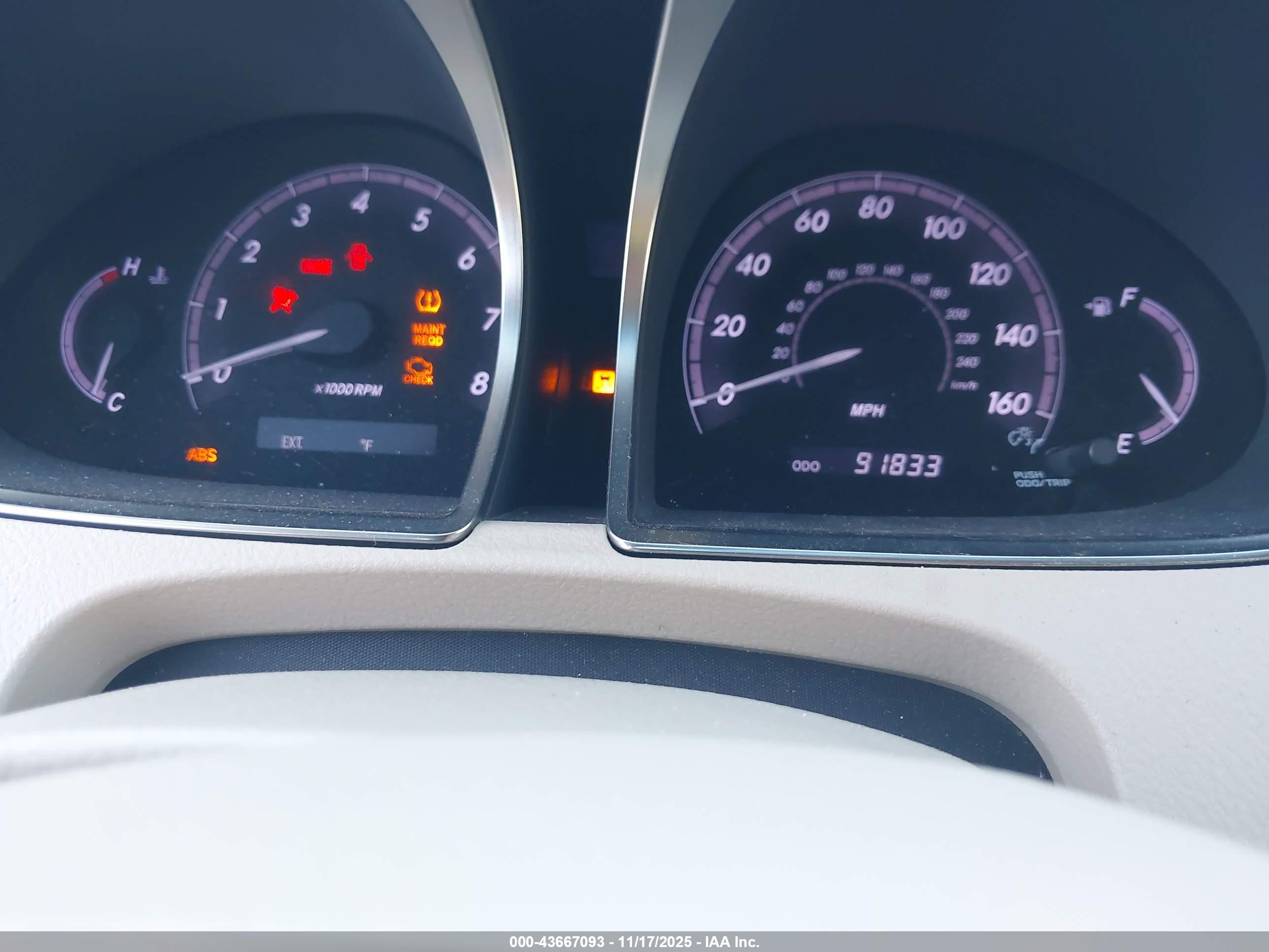 TOYOTA AVALON image 7