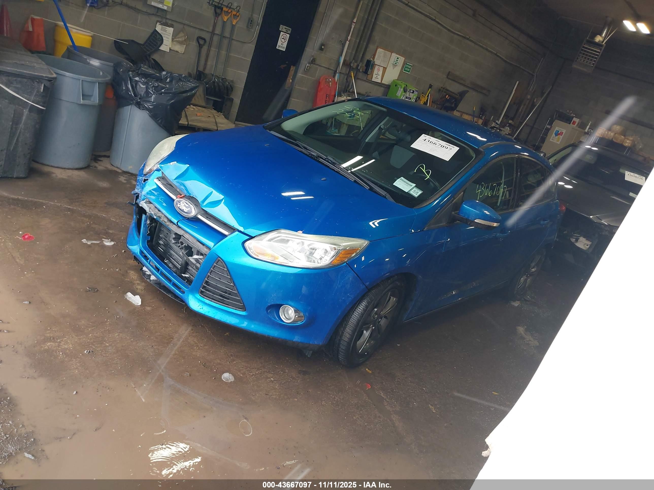 FORD FOCUS image 2