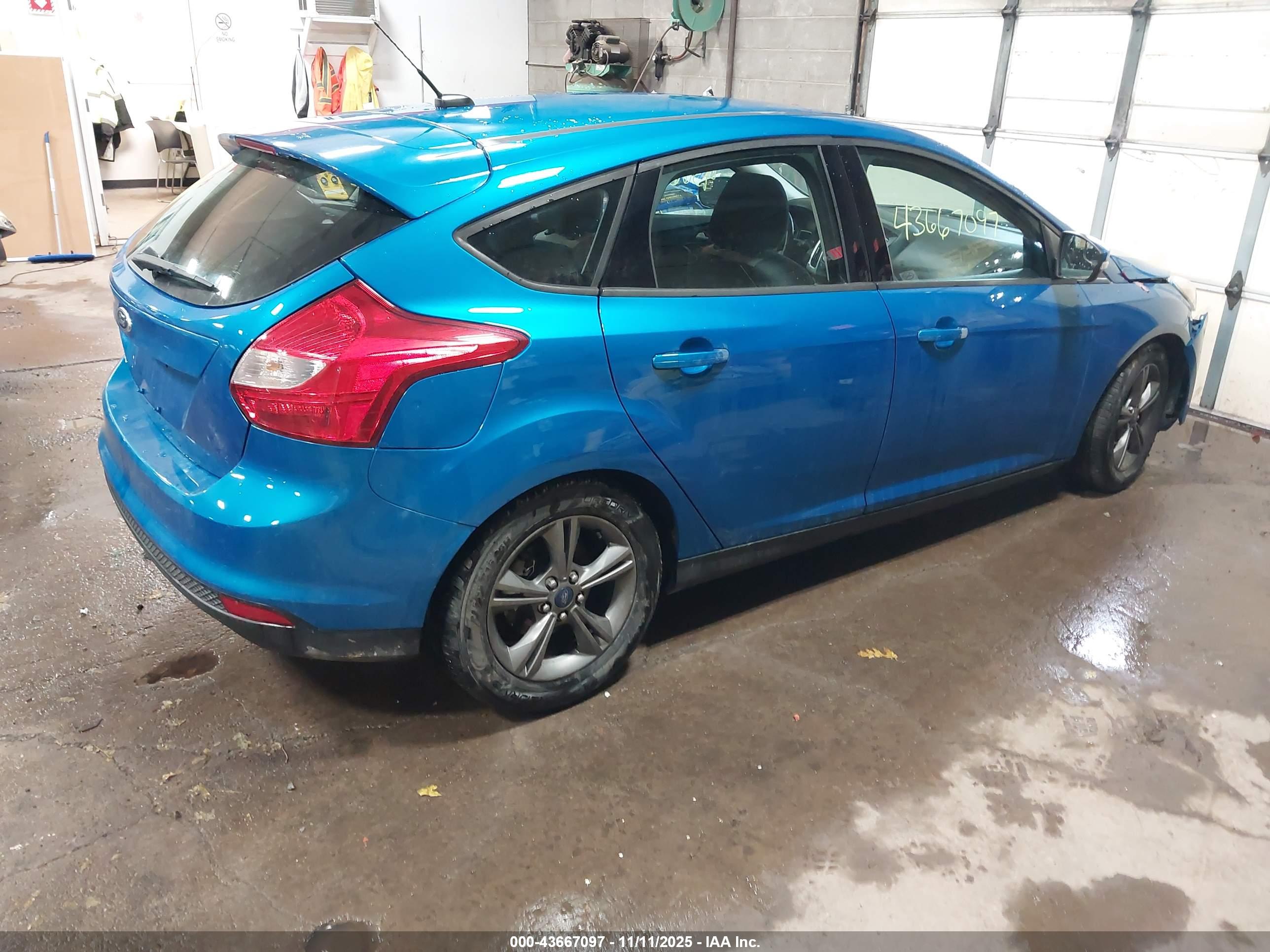 FORD FOCUS image 4
