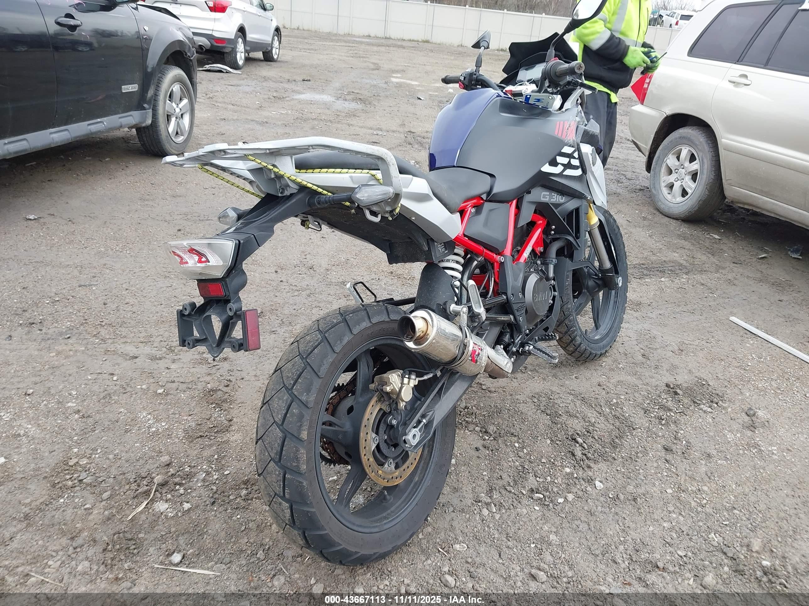 BMW G310 image 4
