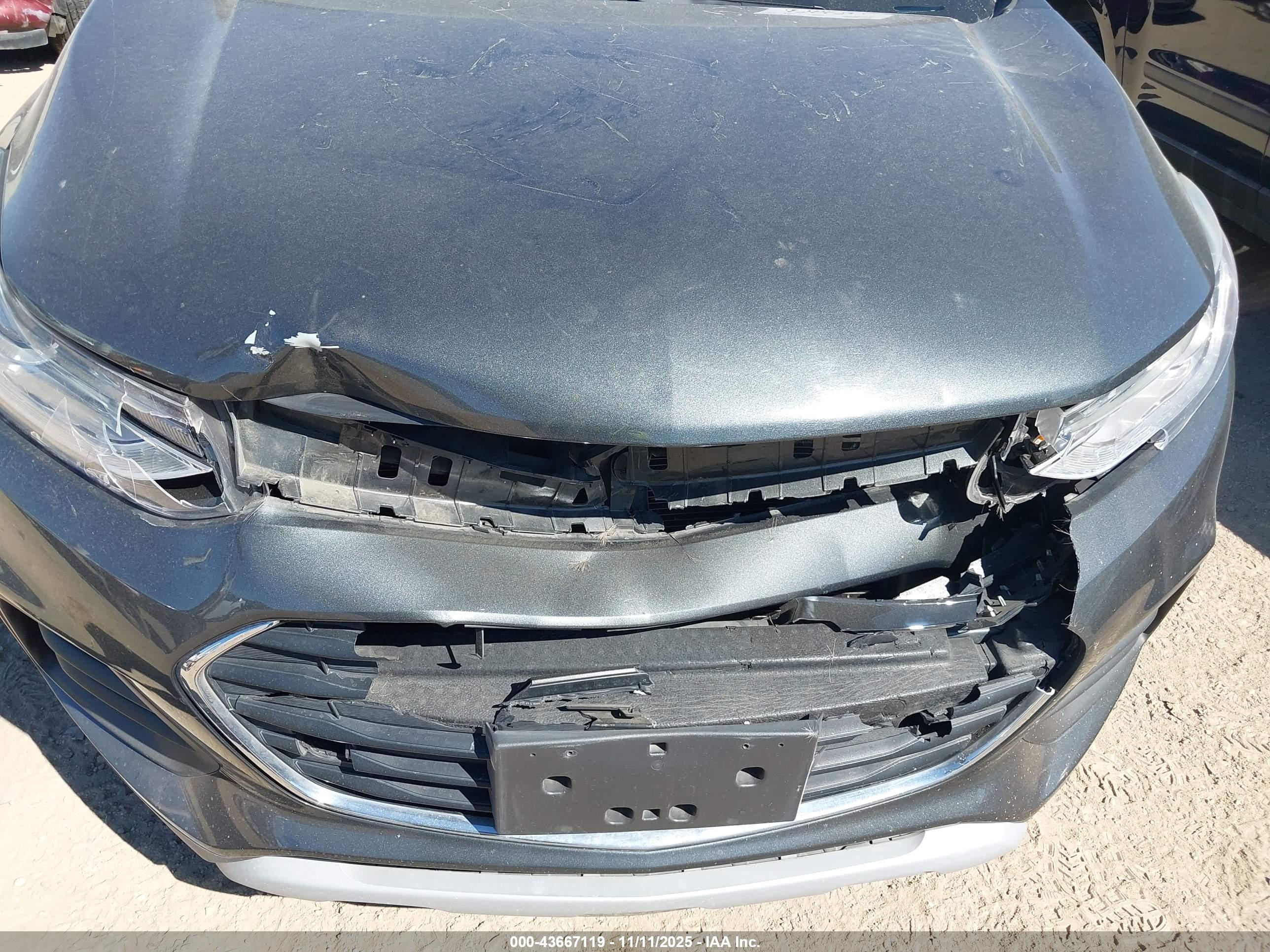 CHEVROLET TRAX image 6