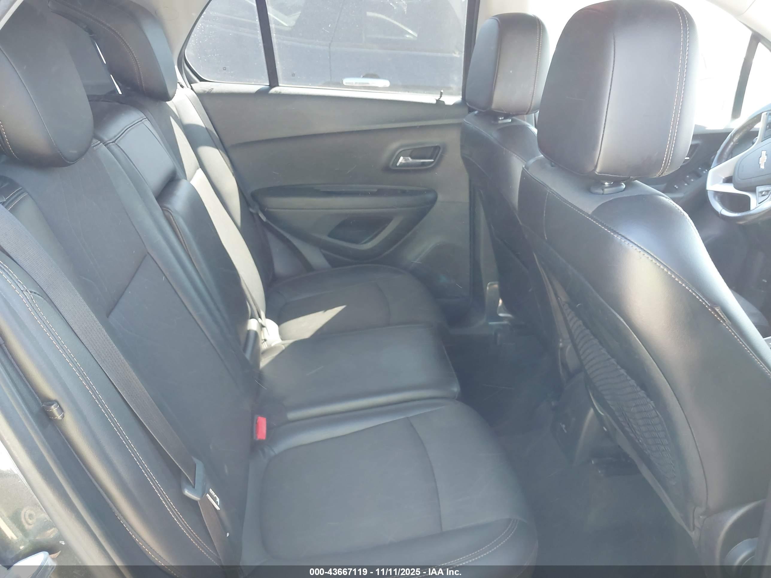 CHEVROLET TRAX image 8