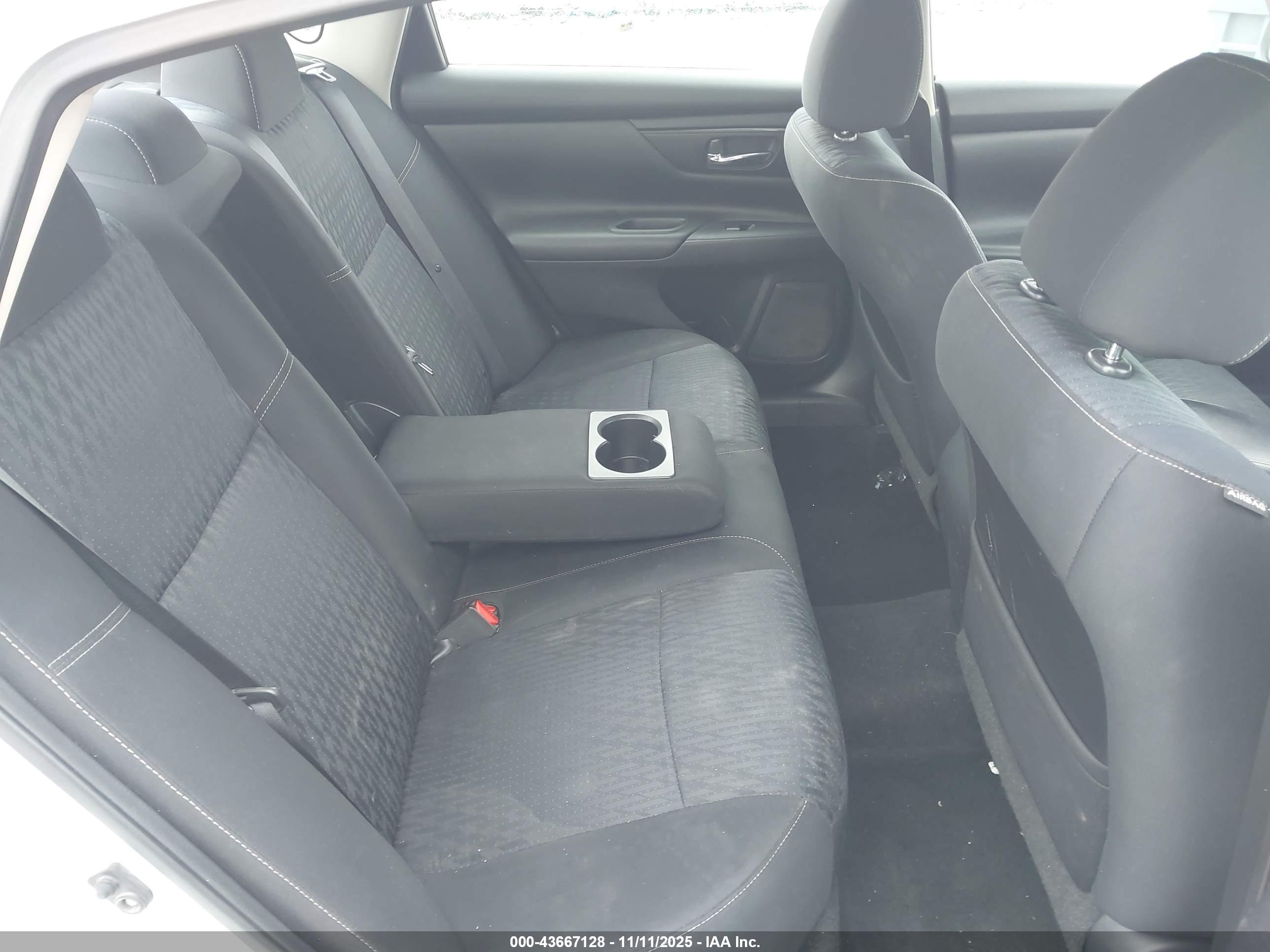 NISSAN ALTIMA image 8