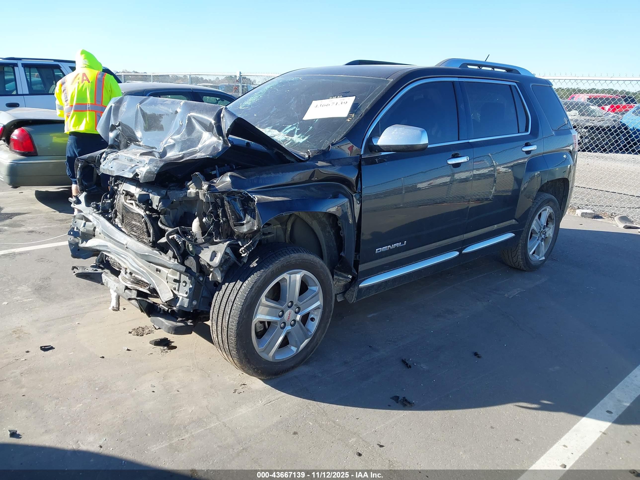 GMC TERRAIN image 2