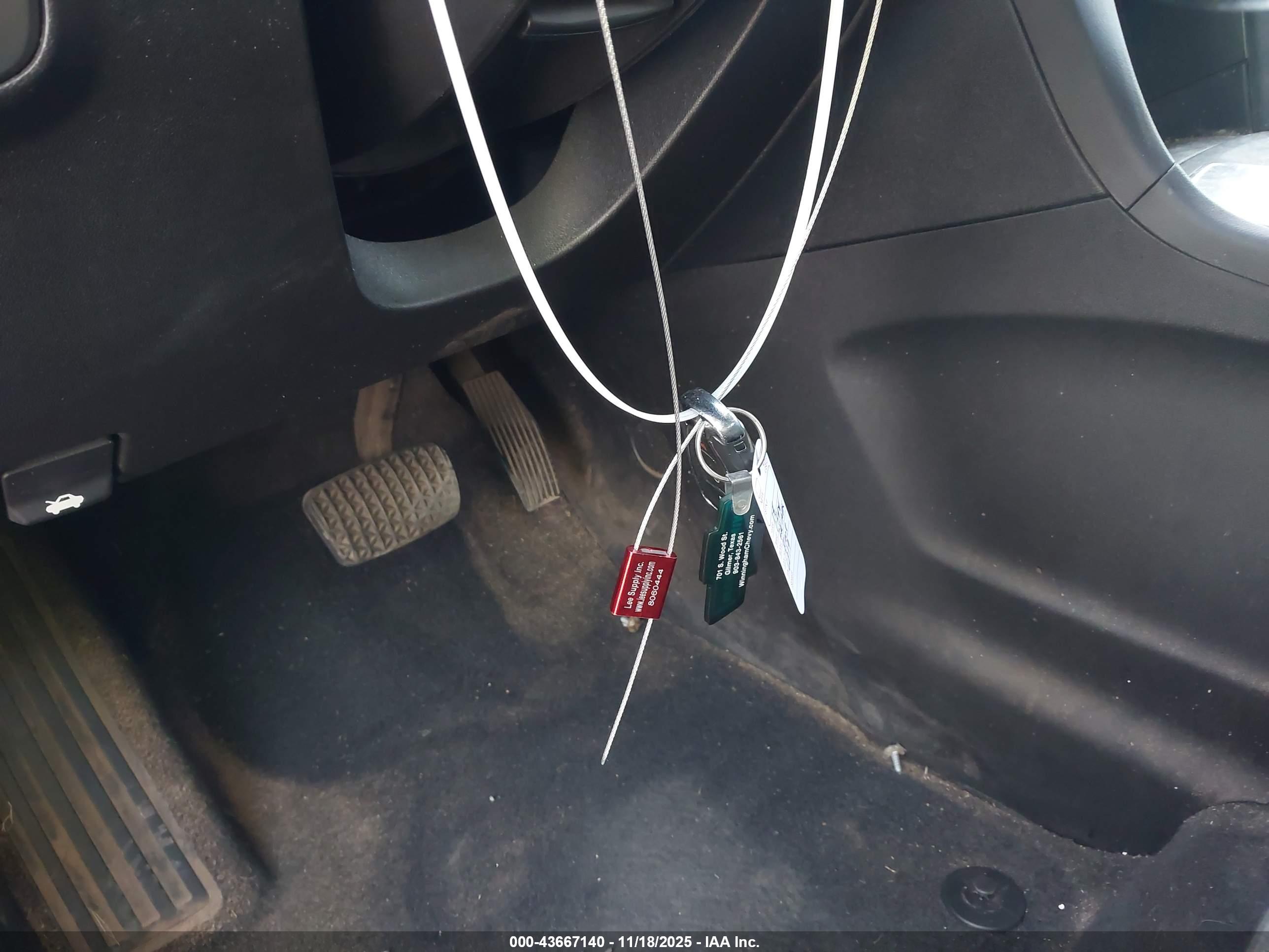 CHEVROLET EQUINOX image 11